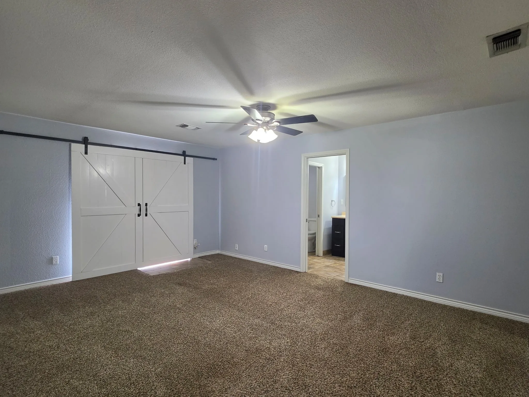 Single Family Residence For Sale in Brown County , 2404 Monticello Street, Brownwood, Texas 76801, 3 Bedroom, 3 Bathroom, 2 Garage spaces, 2,499 Sqft, built in 1973, mls#21311851, Real Estate Agent in Brownwood, Homes For Sale in Brown county, Homes For Sale in Brownwood, Realtor in Brownwood Texas, Real Estate Brokerage Independent Realty Texas, Luminita Cordes Realtor