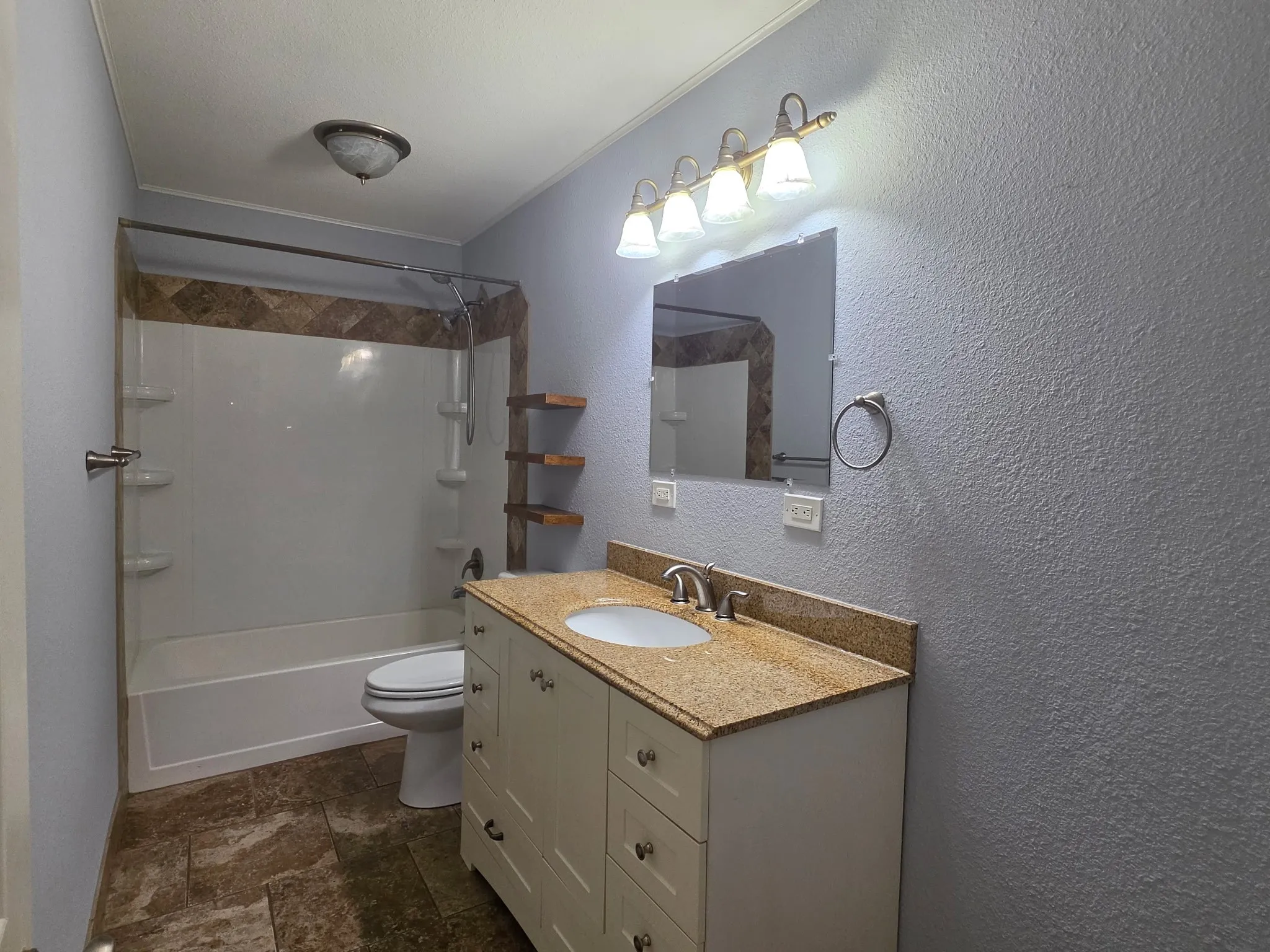 Single Family Residence For Sale in Brown County , 2404 Monticello Street, Brownwood, Texas 76801, 3 Bedroom, 3 Bathroom, 2 Garage spaces, 2,499 Sqft, built in 1973, mls#21311851, Real Estate Agent in Brownwood, Homes For Sale in Brown county, Homes For Sale in Brownwood, Realtor in Brownwood Texas, Real Estate Brokerage Independent Realty Texas, Luminita Cordes Realtor