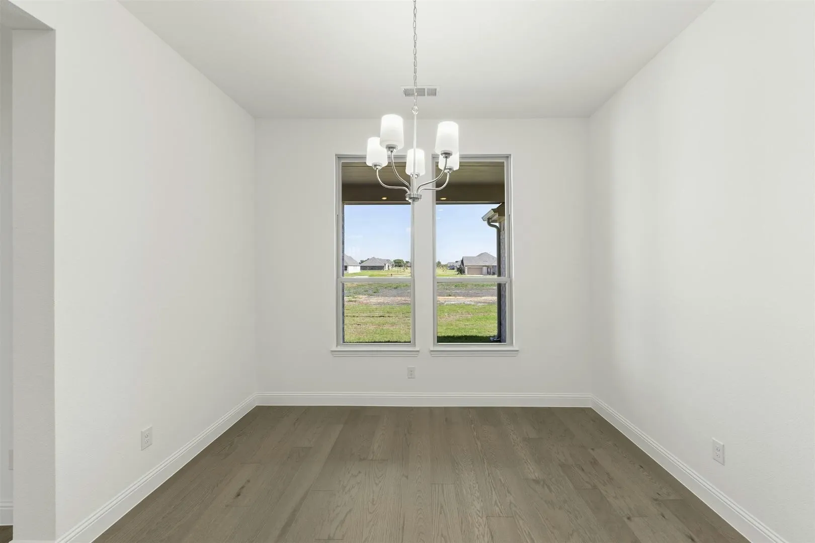 Single Family Residence For Sale in Ellis County , 313 Hollingsworth Lane, Glenn Heights, Texas 75154, 4 Bedroom, 3 Bathroom, 3 Garage spaces, 3,025 Sqft, built in 2024, Price $616,195, mls#21311841, Real Estate Agent in Glenn Heights, Homes For Sale in Ellis county, Homes For Sale in Glenn Heights, Realtor in Glenn Heights Texas, Real Estate Brokerage Independent Realty Texas, Luminita Cordes Realtor