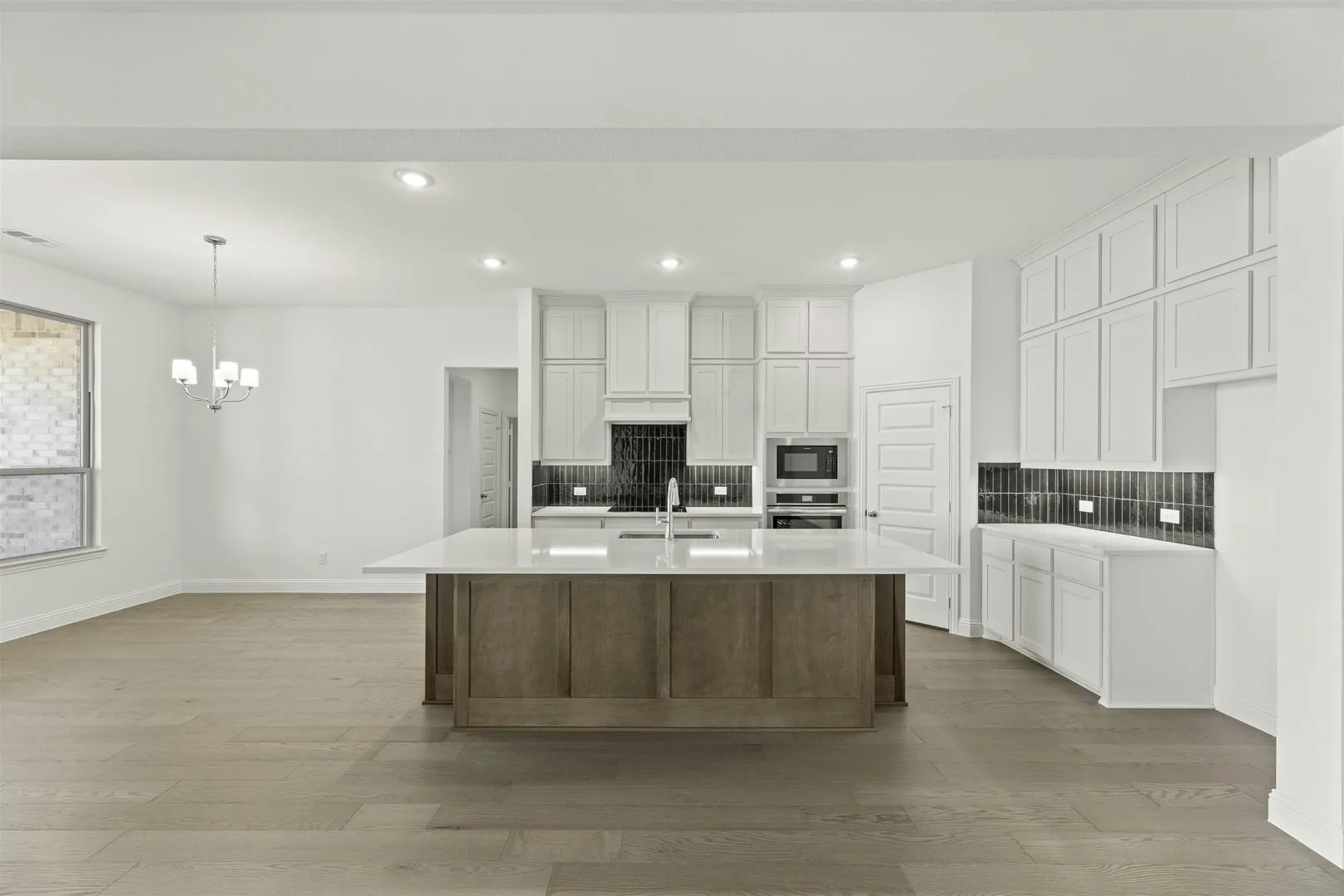 Single Family Residence For Sale in Ellis County , 313 Hollingsworth Lane, Glenn Heights, Texas 75154, 4 Bedroom, 3 Bathroom, 3 Garage spaces, 3,025 Sqft, built in 2024, Price $616,195, mls#21311841, Real Estate Agent in Glenn Heights, Homes For Sale in Ellis county, Homes For Sale in Glenn Heights, Realtor in Glenn Heights Texas, Real Estate Brokerage Independent Realty Texas, Luminita Cordes Realtor