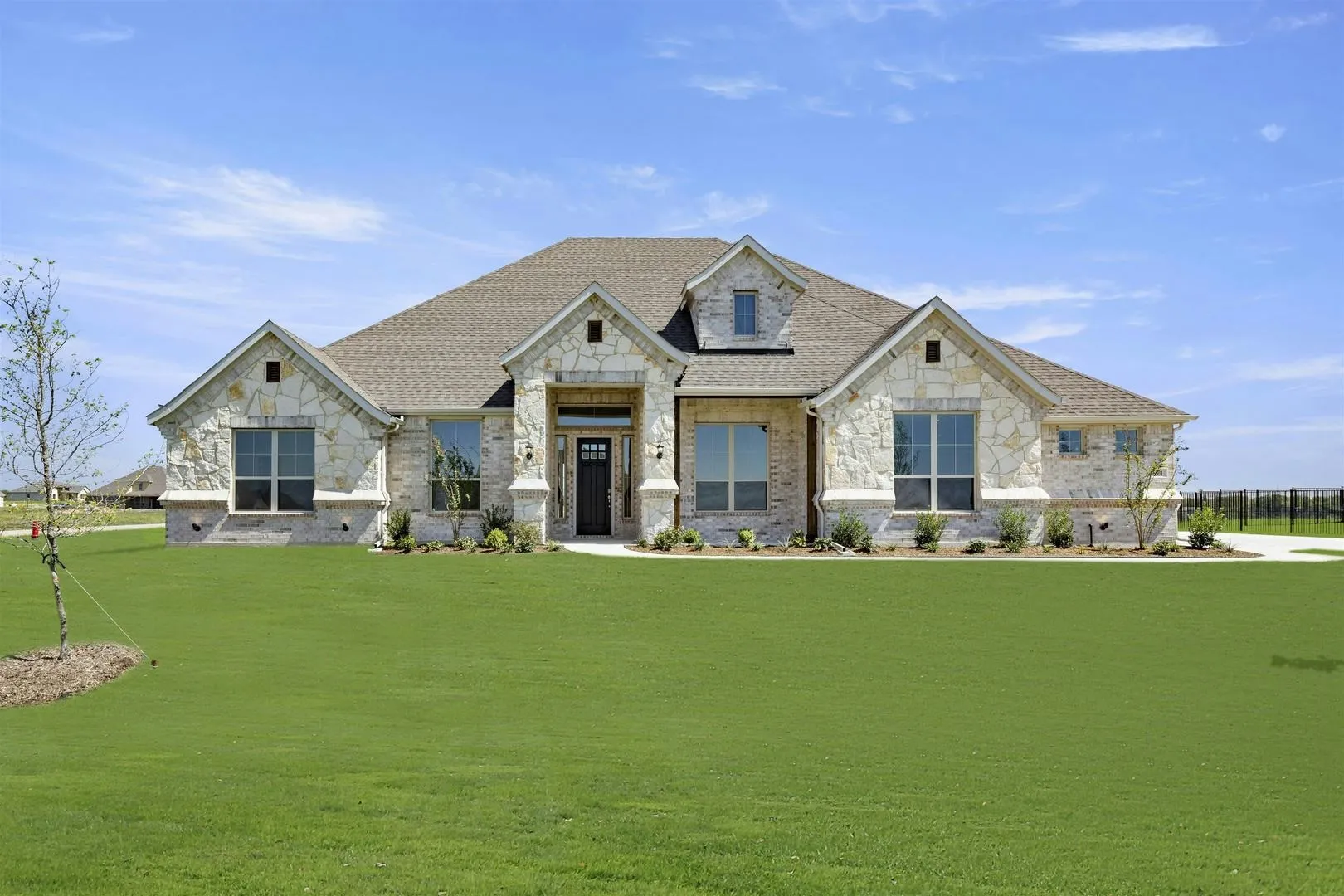 Single Family Residence For Sale in Ellis County , 313 Hollingsworth Lane, Glenn Heights, Texas 75154, 4 Bedroom, 3 Bathroom, 3 Garage spaces, 3,025 Sqft, built in 2024, Price $616,195, mls#21311841, Real Estate Agent in Glenn Heights, Homes For Sale in Ellis county, Homes For Sale in Glenn Heights, Realtor in Glenn Heights Texas, Real Estate Brokerage Independent Realty Texas, Luminita Cordes Realtor