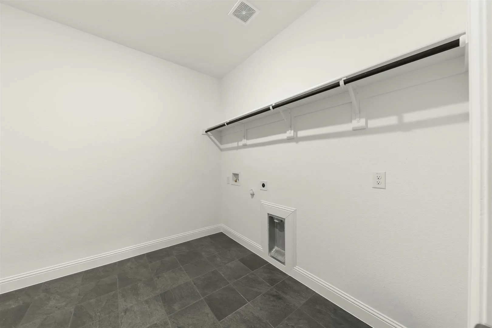 Single Family Residence For Sale in Ellis County , 313 Hollingsworth Lane, Glenn Heights, Texas 75154, 4 Bedroom, 3 Bathroom, 3 Garage spaces, 3,025 Sqft, built in 2024, Price $616,195, mls#21311841, Real Estate Agent in Glenn Heights, Homes For Sale in Ellis county, Homes For Sale in Glenn Heights, Realtor in Glenn Heights Texas, Real Estate Brokerage Independent Realty Texas, Luminita Cordes Realtor