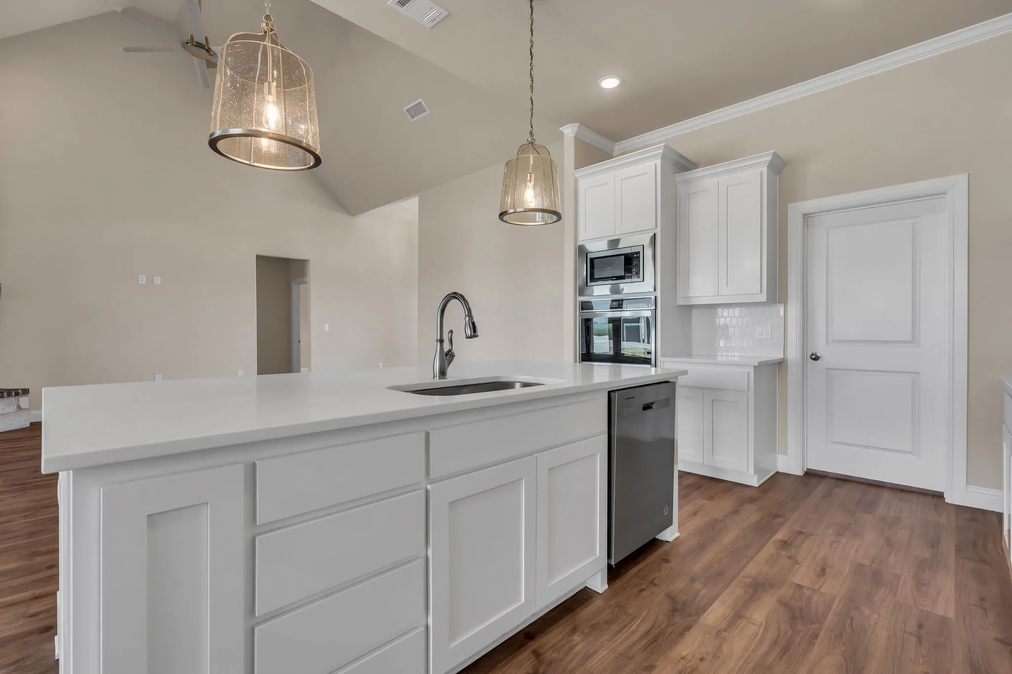 Single Family Residence For Sale in Wise County , 175 Quail Ridge Court, Decatur, Texas 76234, 3 Bedroom, 3 Bathroom, 2 Garage spaces, 2,466 Sqft, built in 2023, mls#21311712, Real Estate Agent in Decatur, Homes For Sale in Wise county, Homes For Sale in Decatur, Realtor in Decatur Texas, Real Estate Brokerage Independent Realty Texas, Luminita Cordes Realtor
