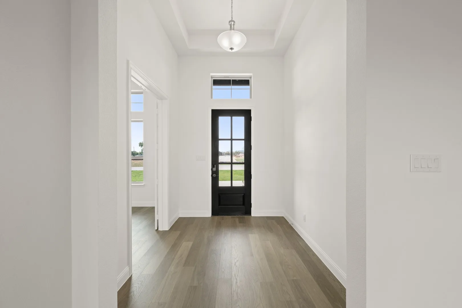 301 Hollingsworth- Entry-1