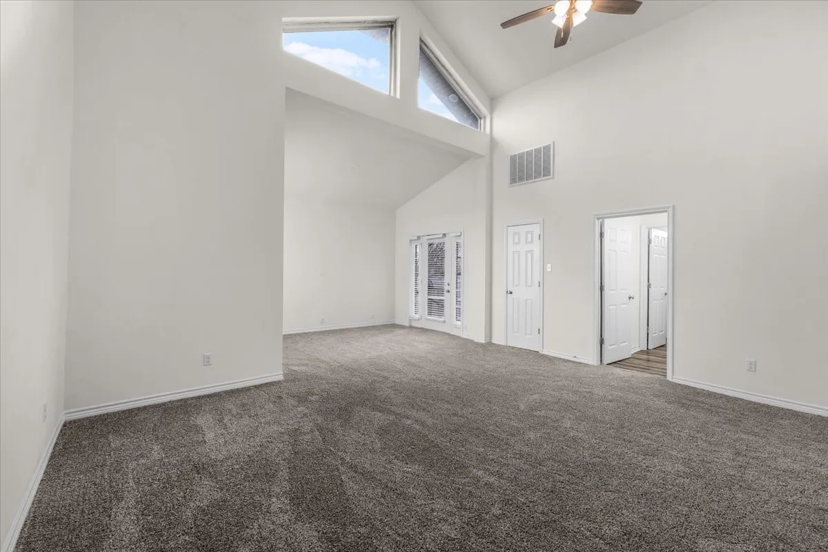 Single Family Residence For Sale in Hood County , 4017 Marana Drive, Granbury, Texas 76048, 5 Bedroom, 4 Bathroom, 3 Garage spaces, 2,892 Sqft, built in 1980, mls#21311881, Real Estate Agent in Granbury, Homes For Sale in Hood county, Homes For Sale in Granbury, Realtor in Granbury Texas, Real Estate Brokerage Independent Realty Texas, Luminita Cordes Realtor
