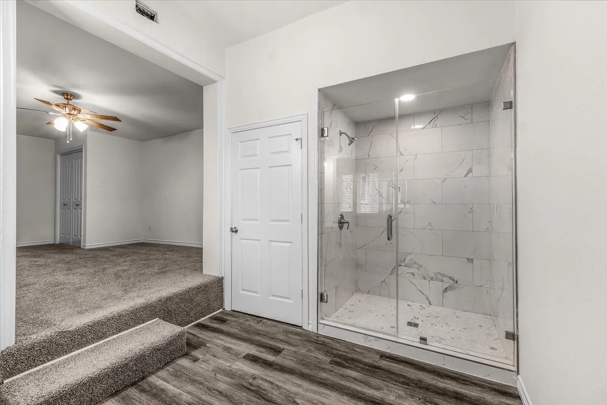 Single Family Residence For Sale in Hood County , 4017 Marana Drive, Granbury, Texas 76048, 5 Bedroom, 4 Bathroom, 3 Garage spaces, 2,892 Sqft, built in 1980, mls#21311881, Real Estate Agent in Granbury, Homes For Sale in Hood county, Homes For Sale in Granbury, Realtor in Granbury Texas, Real Estate Brokerage Independent Realty Texas, Luminita Cordes Realtor