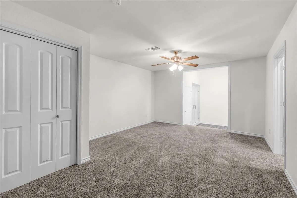 Single Family Residence For Sale in Hood County , 4017 Marana Drive, Granbury, Texas 76048, 5 Bedroom, 4 Bathroom, 3 Garage spaces, 2,892 Sqft, built in 1980, mls#21311881, Real Estate Agent in Granbury, Homes For Sale in Hood county, Homes For Sale in Granbury, Realtor in Granbury Texas, Real Estate Brokerage Independent Realty Texas, Luminita Cordes Realtor