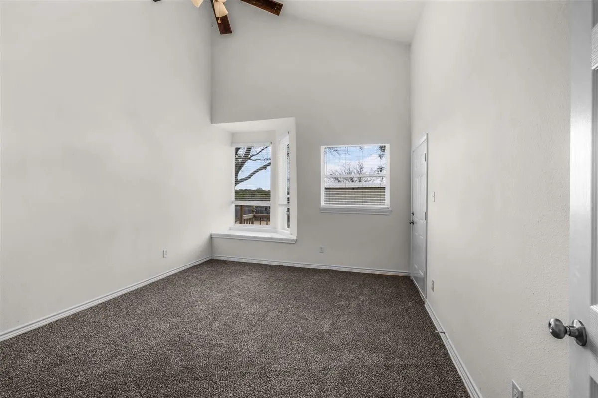 Single Family Residence For Sale in Hood County , 4017 Marana Drive, Granbury, Texas 76048, 5 Bedroom, 4 Bathroom, 3 Garage spaces, 2,892 Sqft, built in 1980, mls#21311881, Real Estate Agent in Granbury, Homes For Sale in Hood county, Homes For Sale in Granbury, Realtor in Granbury Texas, Real Estate Brokerage Independent Realty Texas, Luminita Cordes Realtor