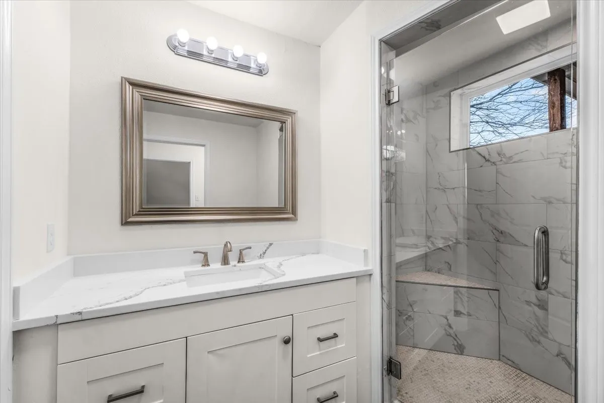 Single Family Residence For Sale in Hood County , 4017 Marana Drive, Granbury, Texas 76048, 5 Bedroom, 4 Bathroom, 3 Garage spaces, 2,892 Sqft, built in 1980, mls#21311881, Real Estate Agent in Granbury, Homes For Sale in Hood county, Homes For Sale in Granbury, Realtor in Granbury Texas, Real Estate Brokerage Independent Realty Texas, Luminita Cordes Realtor