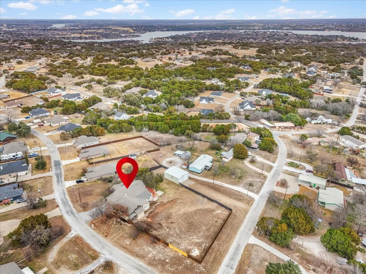 Single Family Residence For Sale in Hood County , 4017 Marana Drive, Granbury, Texas 76048, 5 Bedroom, 4 Bathroom, 3 Garage spaces, 2,892 Sqft, built in 1980, mls#21311881, Real Estate Agent in Granbury, Homes For Sale in Hood county, Homes For Sale in Granbury, Realtor in Granbury Texas, Real Estate Brokerage Independent Realty Texas, Luminita Cordes Realtor
