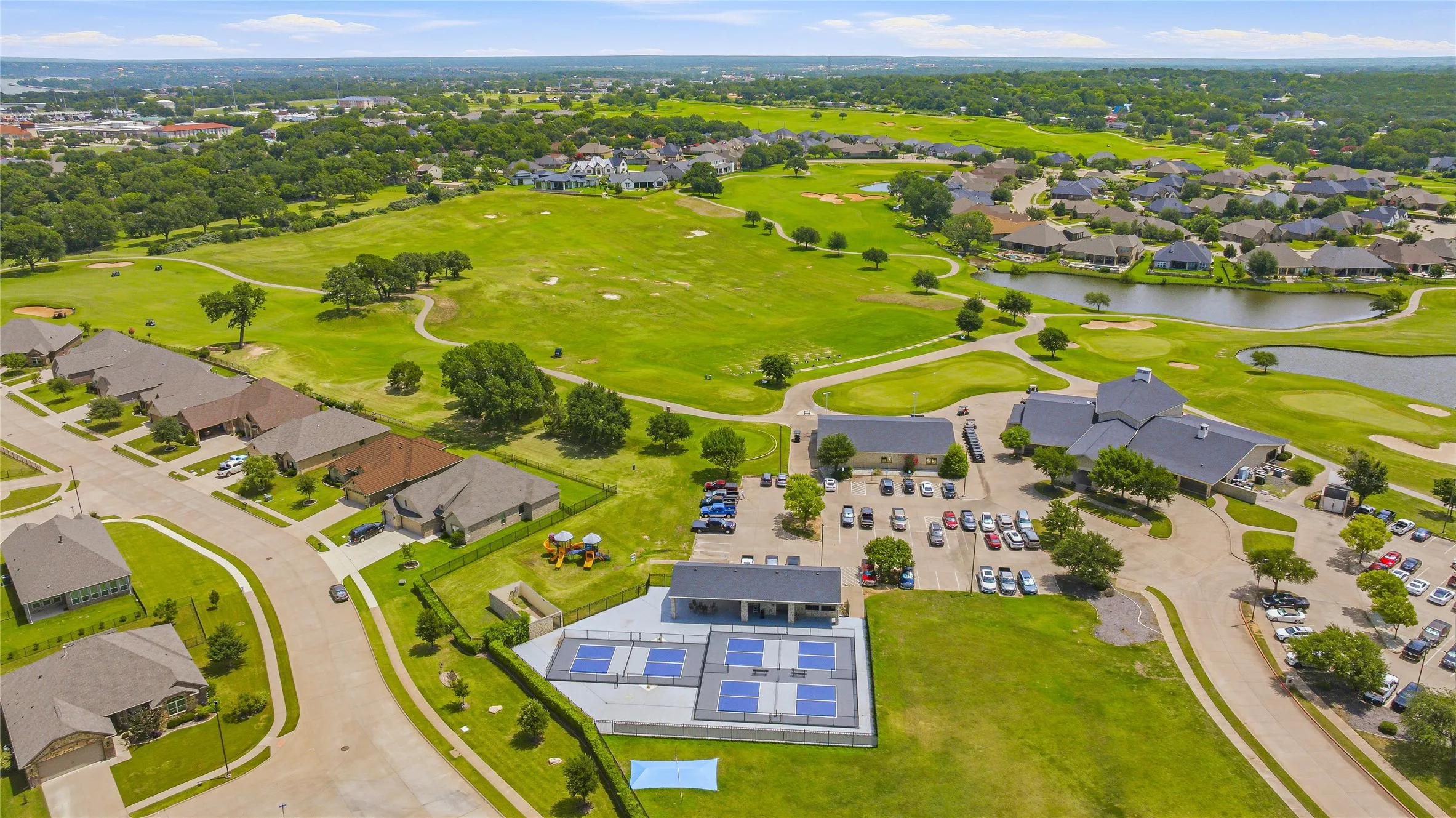 Single Family Residence For Sale in Hood County , 1086 Mickelson Drive, Granbury, Texas 76048, 4 Bedroom, 3 Bathroom, 2 Garage spaces, 2,665 Sqft, built in 2021, mls#21309882, Real Estate Agent in Granbury, Homes For Sale in Hood county, Homes For Sale in Granbury, Realtor in Granbury Texas, Real Estate Brokerage Independent Realty Texas, Luminita Cordes Realtor