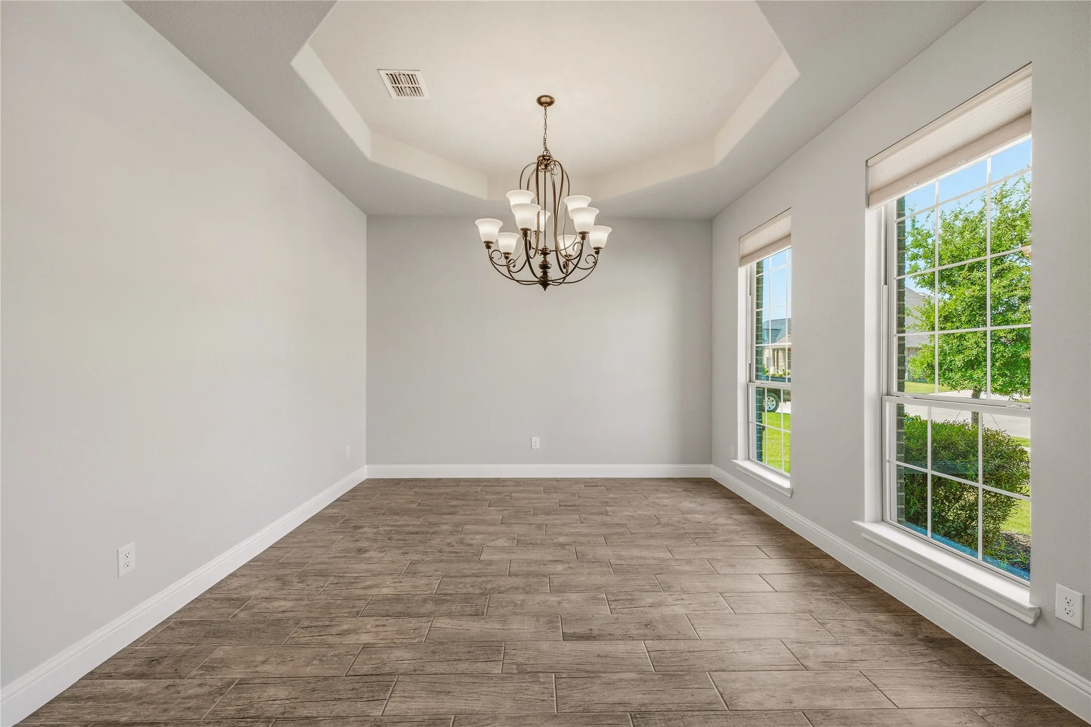 Single Family Residence For Sale in Hood County , 1086 Mickelson Drive, Granbury, Texas 76048, 4 Bedroom, 3 Bathroom, 2 Garage spaces, 2,665 Sqft, built in 2021, mls#21309882, Real Estate Agent in Granbury, Homes For Sale in Hood county, Homes For Sale in Granbury, Realtor in Granbury Texas, Real Estate Brokerage Independent Realty Texas, Luminita Cordes Realtor