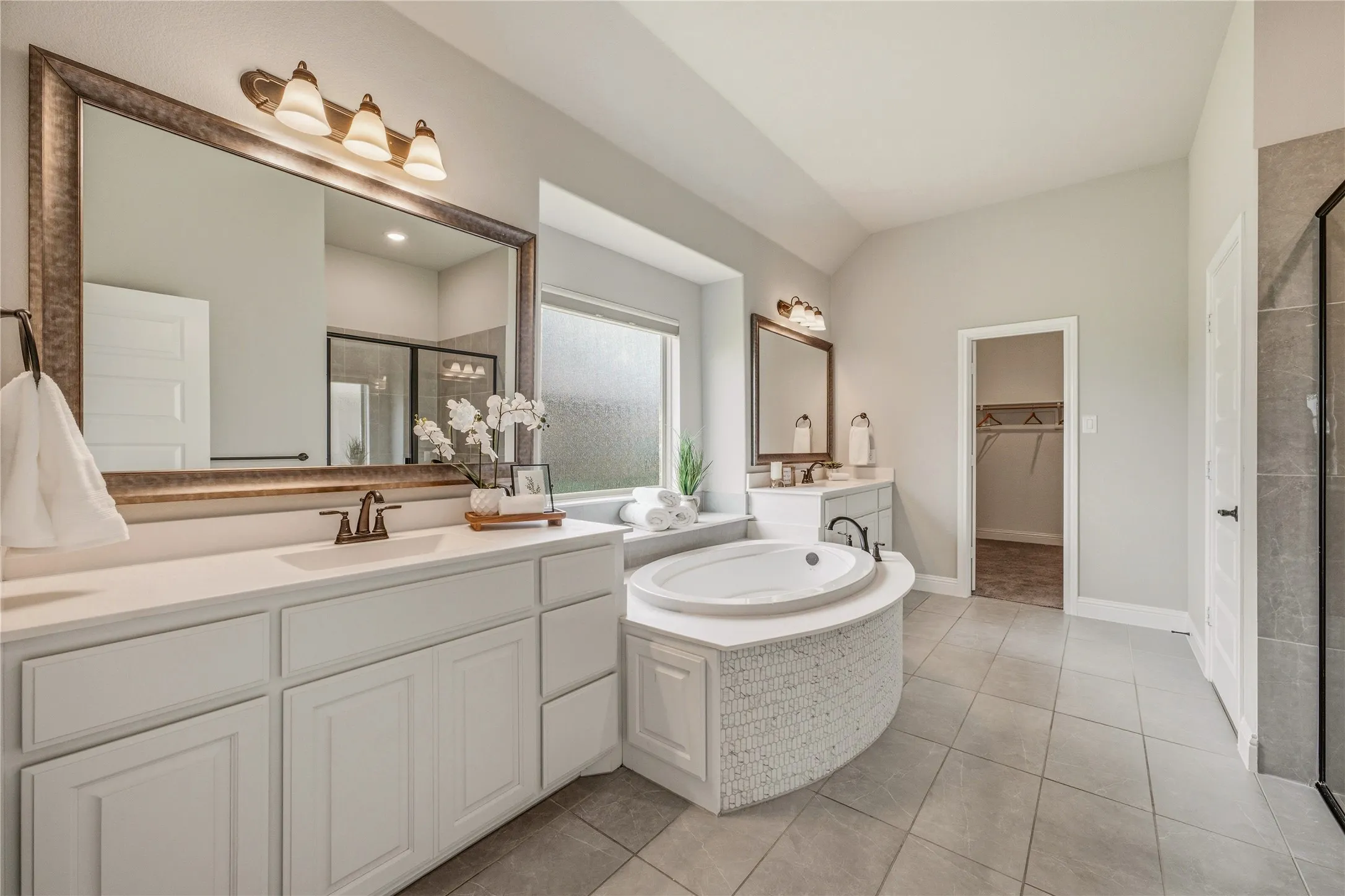 Single Family Residence For Sale in Hood County , 1086 Mickelson Drive, Granbury, Texas 76048, 4 Bedroom, 3 Bathroom, 2 Garage spaces, 2,665 Sqft, built in 2021, mls#21309882, Real Estate Agent in Granbury, Homes For Sale in Hood county, Homes For Sale in Granbury, Realtor in Granbury Texas, Real Estate Brokerage Independent Realty Texas, Luminita Cordes Realtor