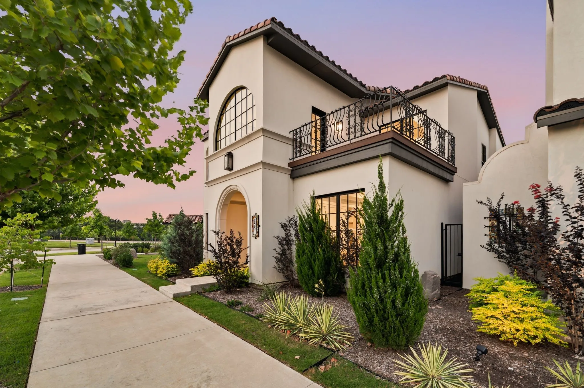 Single Family Residence For Sale in Tarrant County , 2951 Sunset Boulevard, Flower Mound, Texas 75022, 4 Bedroom, 6 Bathroom, 2 Garage spaces, 3,508 Sqft, built in 2024, mls#21269713, Real Estate Agent in Flower Mound, Homes For Sale in Tarrant county, Homes For Sale in Flower Mound, Realtor in Flower Mound Texas, Real Estate Brokerage Independent Realty Texas, Luminita Cordes Realtor