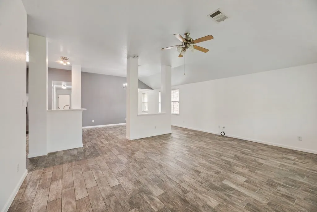 Single Family Residence For Sale in Denton County , 1234 Mallard Creek, Aubrey, Texas 76227, 4 Bedroom, 2 Bathroom, 2 Garage spaces, 1,861 Sqft, built in 2003, mls#21311871, Real Estate Agent in Aubrey, Homes For Sale in Denton county, Homes For Sale in Aubrey, Realtor in Aubrey Texas, Real Estate Brokerage Independent Realty Texas, Luminita Cordes Realtor