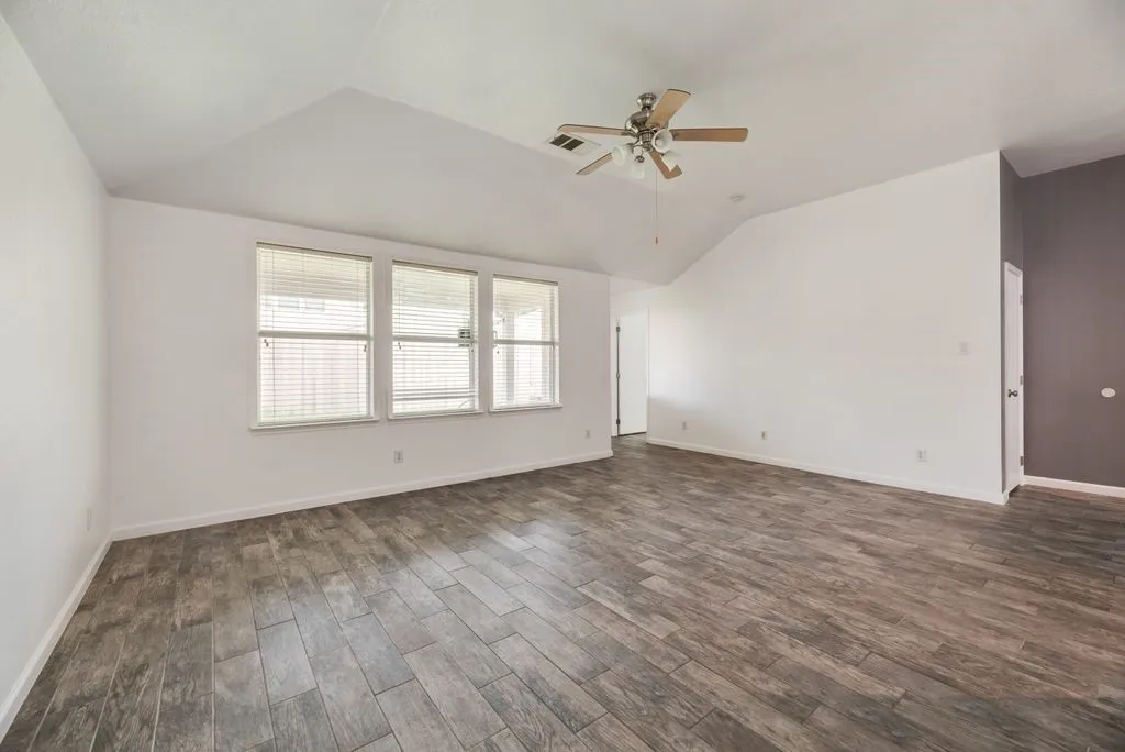 Single Family Residence For Sale in Denton County , 1234 Mallard Creek, Aubrey, Texas 76227, 4 Bedroom, 2 Bathroom, 2 Garage spaces, 1,861 Sqft, built in 2003, mls#21311871, Real Estate Agent in Aubrey, Homes For Sale in Denton county, Homes For Sale in Aubrey, Realtor in Aubrey Texas, Real Estate Brokerage Independent Realty Texas, Luminita Cordes Realtor