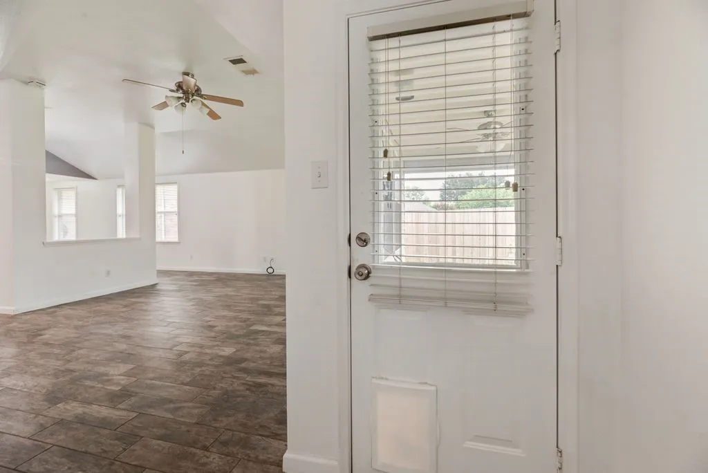 Single Family Residence For Sale in Denton County , 1234 Mallard Creek, Aubrey, Texas 76227, 4 Bedroom, 2 Bathroom, 2 Garage spaces, 1,861 Sqft, built in 2003, mls#21311871, Real Estate Agent in Aubrey, Homes For Sale in Denton county, Homes For Sale in Aubrey, Realtor in Aubrey Texas, Real Estate Brokerage Independent Realty Texas, Luminita Cordes Realtor