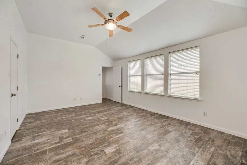 Single Family Residence For Sale in Denton County , 1234 Mallard Creek, Aubrey, Texas 76227, 4 Bedroom, 2 Bathroom, 2 Garage spaces, 1,861 Sqft, built in 2003, mls#21311871, Real Estate Agent in Aubrey, Homes For Sale in Denton county, Homes For Sale in Aubrey, Realtor in Aubrey Texas, Real Estate Brokerage Independent Realty Texas, Luminita Cordes Realtor