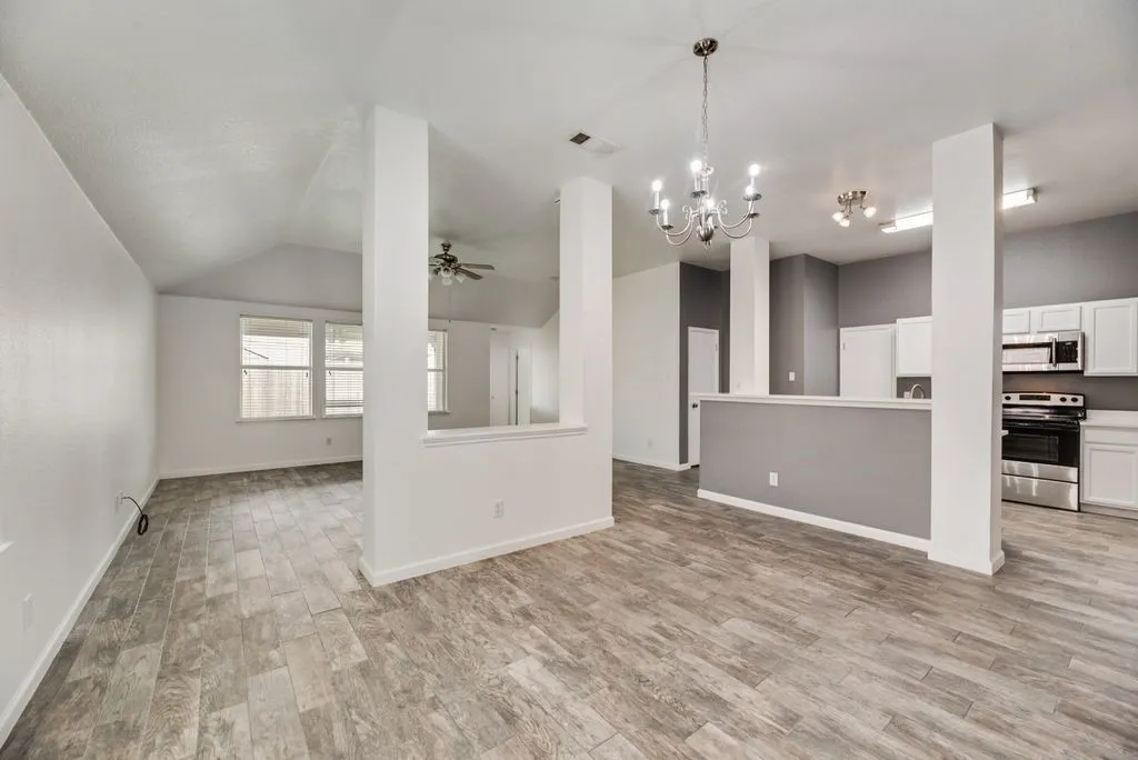 Single Family Residence For Sale in Denton County , 1234 Mallard Creek, Aubrey, Texas 76227, 4 Bedroom, 2 Bathroom, 2 Garage spaces, 1,861 Sqft, built in 2003, mls#21311871, Real Estate Agent in Aubrey, Homes For Sale in Denton county, Homes For Sale in Aubrey, Realtor in Aubrey Texas, Real Estate Brokerage Independent Realty Texas, Luminita Cordes Realtor