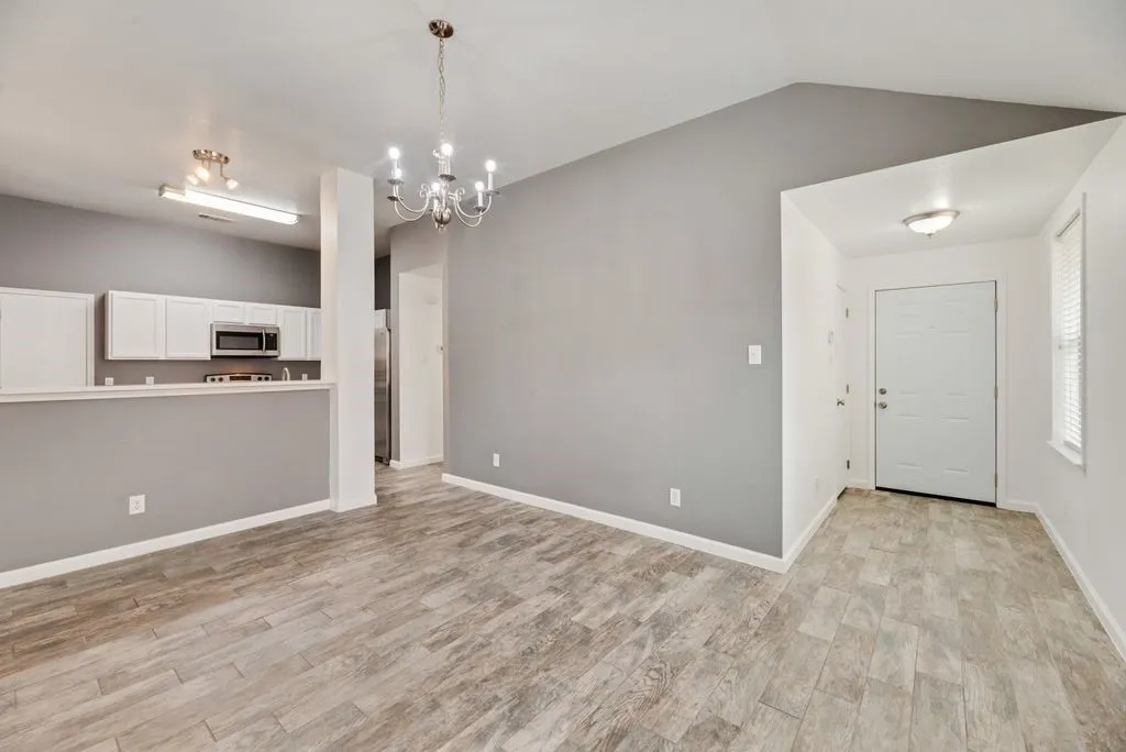 Single Family Residence For Sale in Denton County , 1234 Mallard Creek, Aubrey, Texas 76227, 4 Bedroom, 2 Bathroom, 2 Garage spaces, 1,861 Sqft, built in 2003, mls#21311871, Real Estate Agent in Aubrey, Homes For Sale in Denton county, Homes For Sale in Aubrey, Realtor in Aubrey Texas, Real Estate Brokerage Independent Realty Texas, Luminita Cordes Realtor