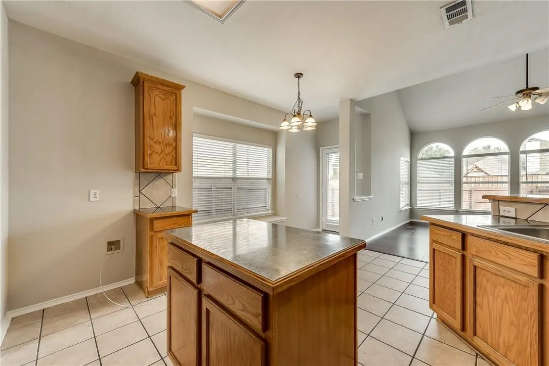 Single Family Residence For Rent in Collin County , 409 Knoll Park Court, Mc Kinney, Texas 75072, 4 Bedroom, 3 Bathroom, Garage spaces, 2,279 Sqft, built in 2003, mls#21311898, Real Estate Agent in Mc Kinney, Homes For Rent in Collin county, Homes For Rent in Mc Kinney, Realtor in Mc Kinney Texas, Real Estate Brokerage Independent Realty Texas, Luminita Cordes Realtor