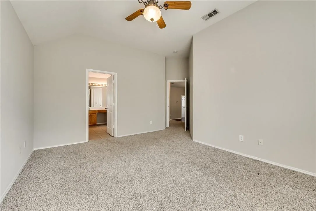 Single Family Residence For Rent in Collin County , 409 Knoll Park Court, Mc Kinney, Texas 75072, 4 Bedroom, 3 Bathroom, Garage spaces, 2,279 Sqft, built in 2003, mls#21311898, Real Estate Agent in Mc Kinney, Homes For Rent in Collin county, Homes For Rent in Mc Kinney, Realtor in Mc Kinney Texas, Real Estate Brokerage Independent Realty Texas, Luminita Cordes Realtor
