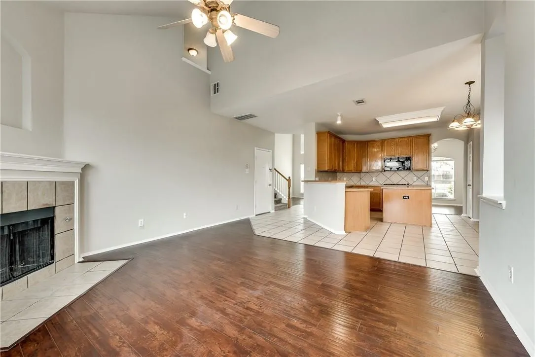 Single Family Residence For Rent in Collin County , 409 Knoll Park Court, Mc Kinney, Texas 75072, 4 Bedroom, 3 Bathroom, Garage spaces, 2,279 Sqft, built in 2003, mls#21311898, Real Estate Agent in Mc Kinney, Homes For Rent in Collin county, Homes For Rent in Mc Kinney, Realtor in Mc Kinney Texas, Real Estate Brokerage Independent Realty Texas, Luminita Cordes Realtor