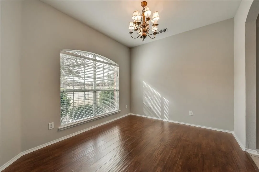 Single Family Residence For Rent in Collin County , 409 Knoll Park Court, Mc Kinney, Texas 75072, 4 Bedroom, 3 Bathroom, Garage spaces, 2,279 Sqft, built in 2003, mls#21311898, Real Estate Agent in Mc Kinney, Homes For Rent in Collin county, Homes For Rent in Mc Kinney, Realtor in Mc Kinney Texas, Real Estate Brokerage Independent Realty Texas, Luminita Cordes Realtor