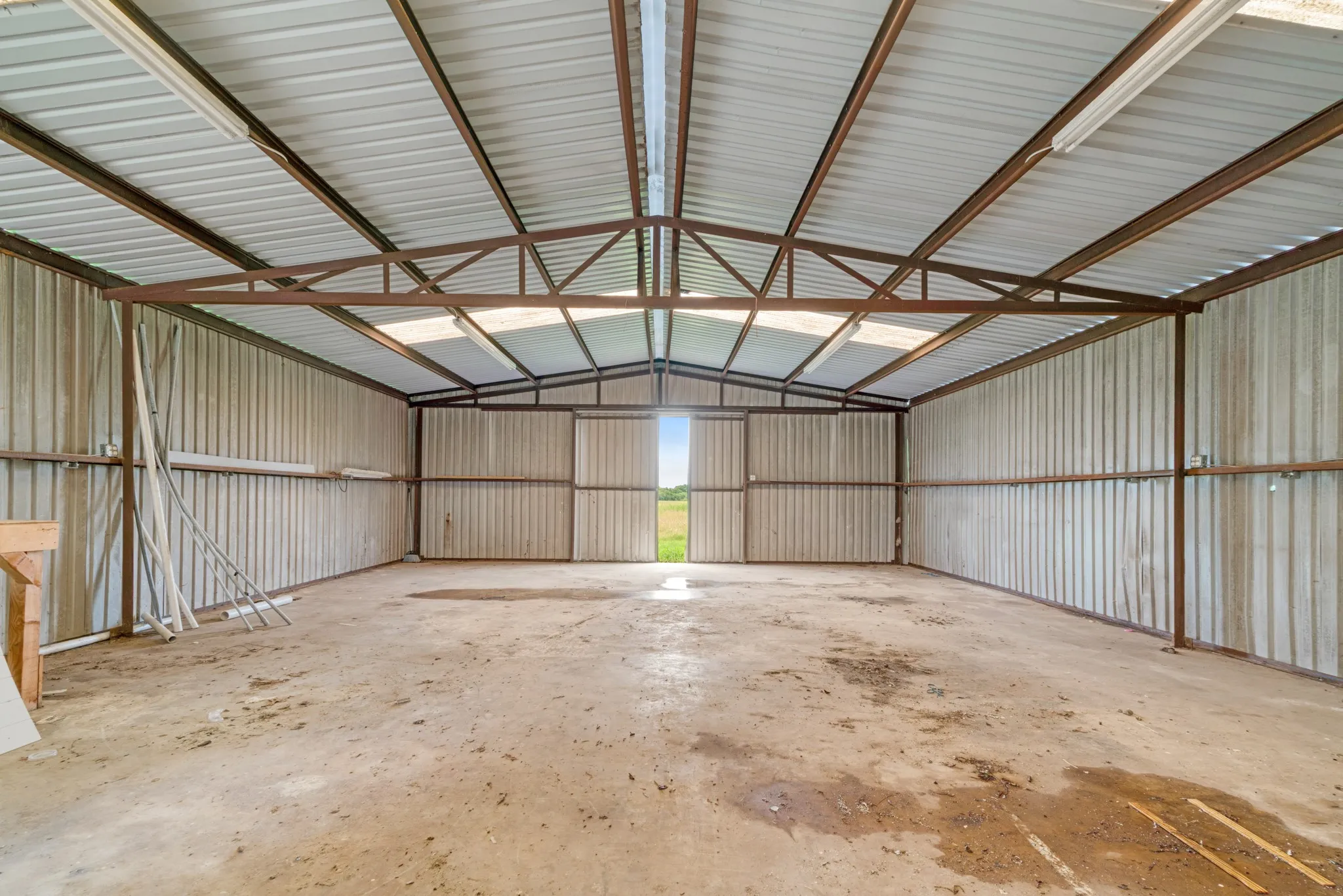 Farm For Sale in Lamar County , 1285 FARM ROAD 196, Pattonville, Texas 75468, 3 Bedroom, 3 Bathroom, Garage spaces, 2,475 Sqft, built in 0, mls#21311912, Real Estate Agent in Pattonville, Homes For Sale in Lamar county, Homes For Sale in Pattonville, Realtor in Pattonville Texas, Real Estate Brokerage Independent Realty Texas, Luminita Cordes Realtor