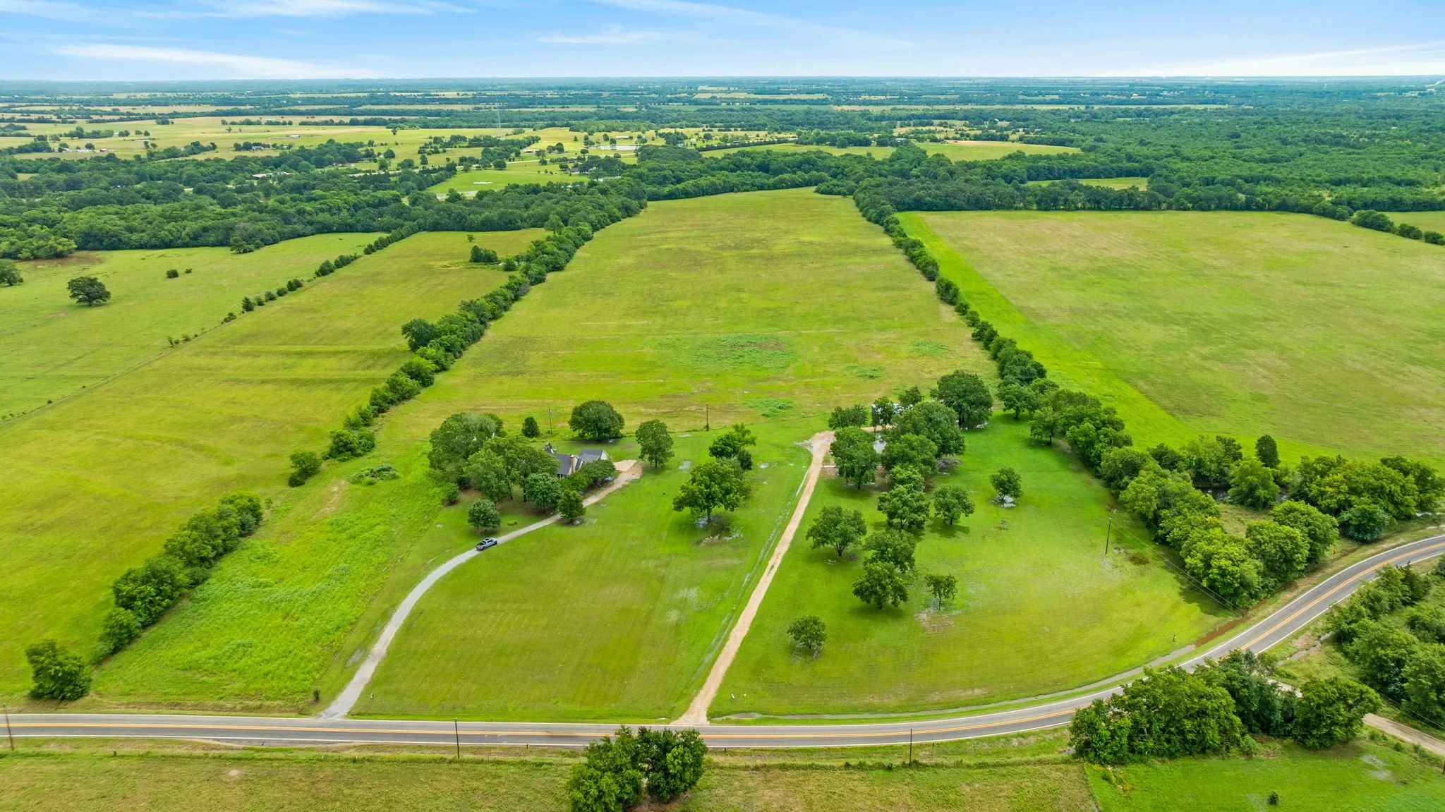 Farm For Sale in Lamar County , 1285 FARM ROAD 196, Pattonville, Texas 75468, 3 Bedroom, 3 Bathroom, Garage spaces, 2,475 Sqft, built in 0, mls#21311912, Real Estate Agent in Pattonville, Homes For Sale in Lamar county, Homes For Sale in Pattonville, Realtor in Pattonville Texas, Real Estate Brokerage Independent Realty Texas, Luminita Cordes Realtor