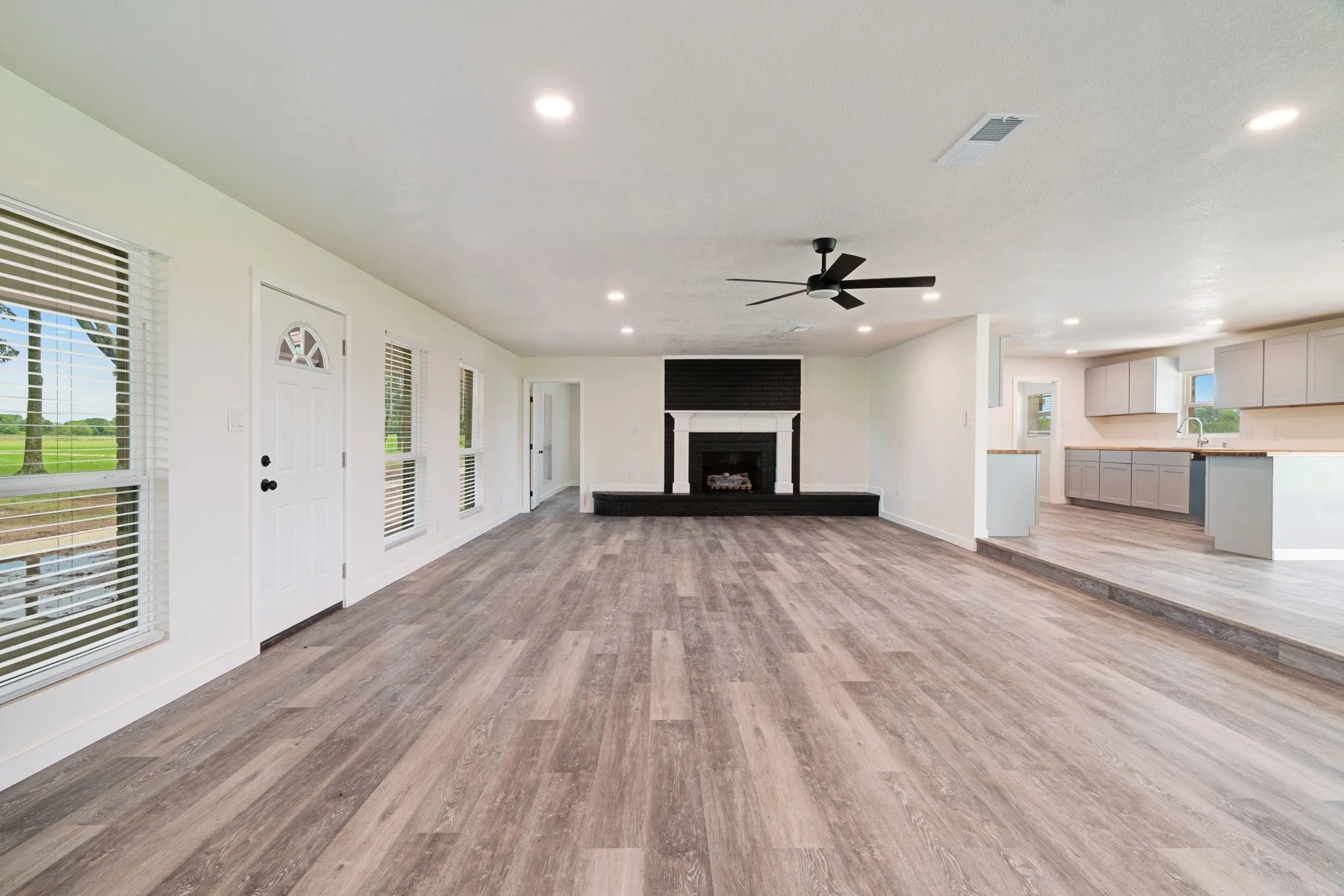 Farm For Sale in Lamar County , 1285 FARM ROAD 196, Pattonville, Texas 75468, 3 Bedroom, 3 Bathroom, Garage spaces, 2,475 Sqft, built in 0, mls#21311912, Real Estate Agent in Pattonville, Homes For Sale in Lamar county, Homes For Sale in Pattonville, Realtor in Pattonville Texas, Real Estate Brokerage Independent Realty Texas, Luminita Cordes Realtor