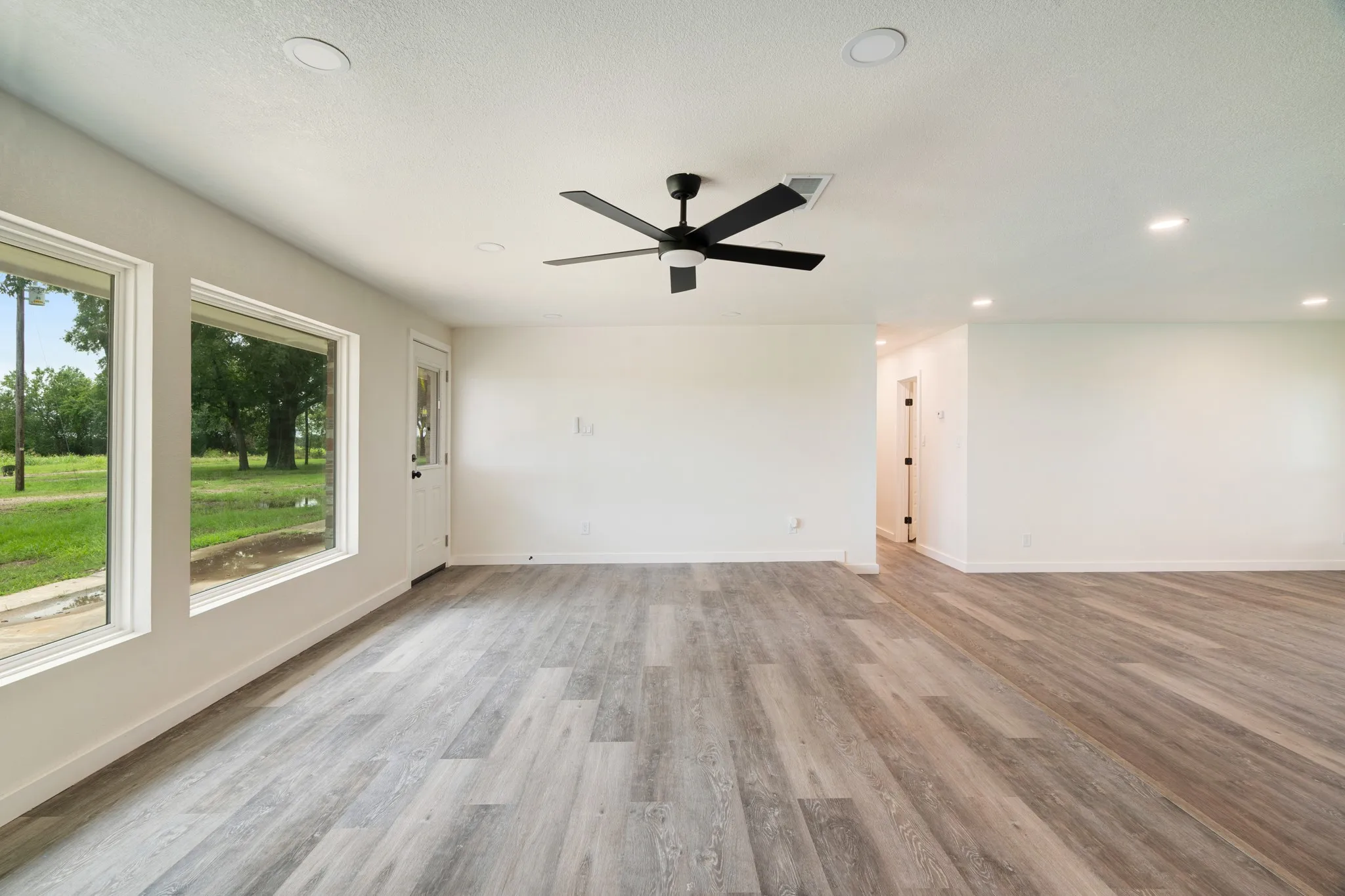 Farm For Sale in Lamar County , 1285 FARM ROAD 196, Pattonville, Texas 75468, 3 Bedroom, 3 Bathroom, Garage spaces, 2,475 Sqft, built in 0, mls#21311912, Real Estate Agent in Pattonville, Homes For Sale in Lamar county, Homes For Sale in Pattonville, Realtor in Pattonville Texas, Real Estate Brokerage Independent Realty Texas, Luminita Cordes Realtor