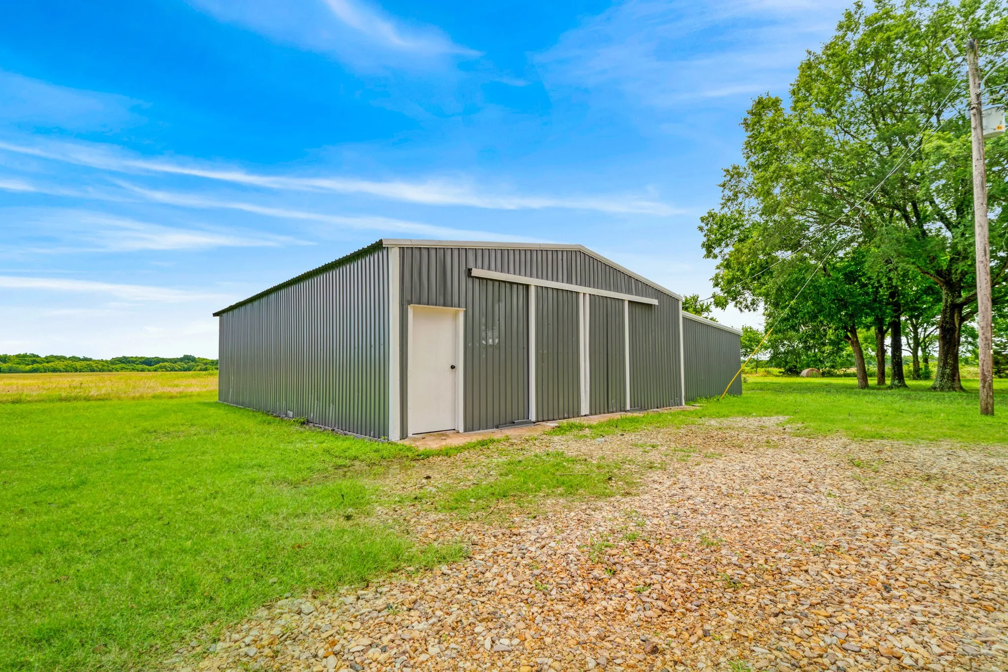 Farm For Sale in Lamar County , 1285 FARM ROAD 196, Pattonville, Texas 75468, 3 Bedroom, 3 Bathroom, Garage spaces, 2,475 Sqft, built in 0, mls#21311912, Real Estate Agent in Pattonville, Homes For Sale in Lamar county, Homes For Sale in Pattonville, Realtor in Pattonville Texas, Real Estate Brokerage Independent Realty Texas, Luminita Cordes Realtor