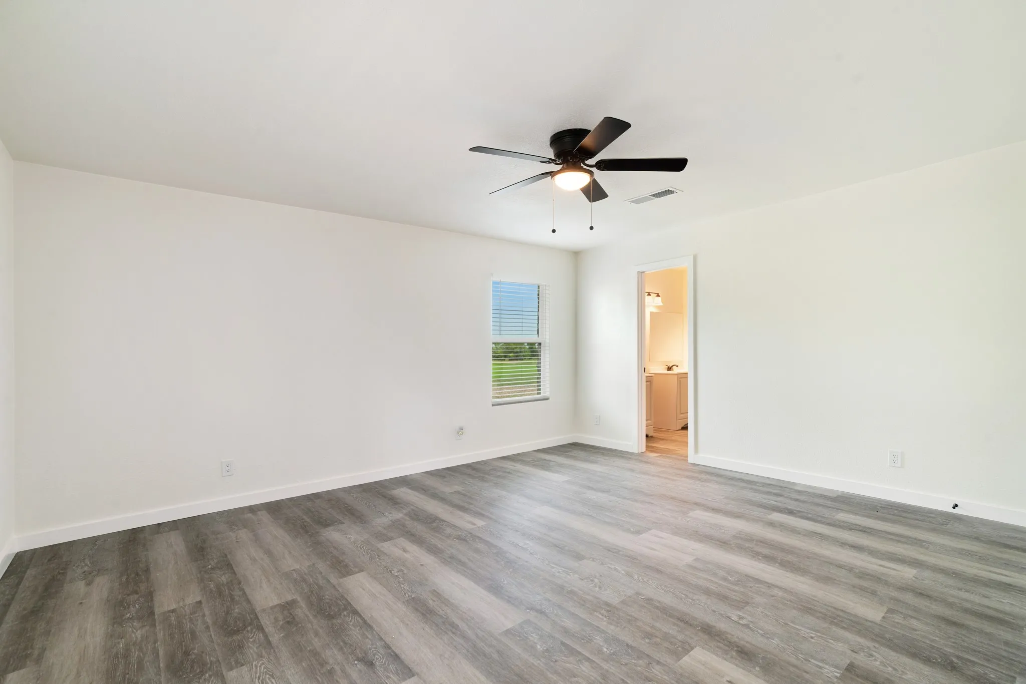Farm For Sale in Lamar County , 1285 FARM ROAD 196, Pattonville, Texas 75468, 3 Bedroom, 3 Bathroom, Garage spaces, 2,475 Sqft, built in 0, mls#21311912, Real Estate Agent in Pattonville, Homes For Sale in Lamar county, Homes For Sale in Pattonville, Realtor in Pattonville Texas, Real Estate Brokerage Independent Realty Texas, Luminita Cordes Realtor