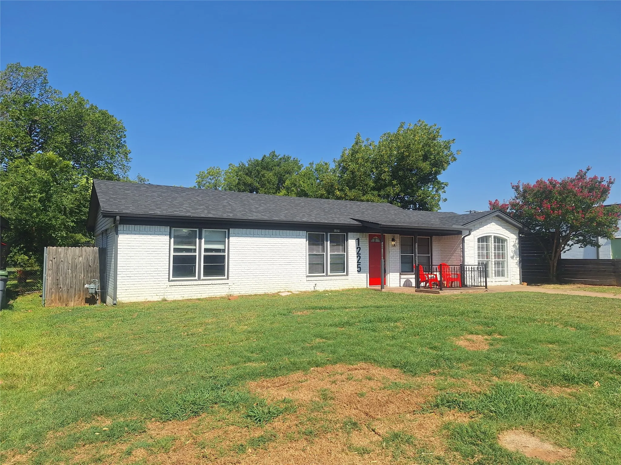 Single Family Residence For Rent in Tarrant County , 1225 Harrison Lane, Hurst, Texas 76053, 3 Bedroom, 1 Bathroom, Garage spaces, 1,334 Sqft, built in 1957, mls#21308750, Real Estate Agent in Hurst, Homes For Rent in Tarrant county, Homes For Rent in Hurst, Realtor in Hurst Texas, Real Estate Brokerage Independent Realty Texas, Luminita Cordes Realtor