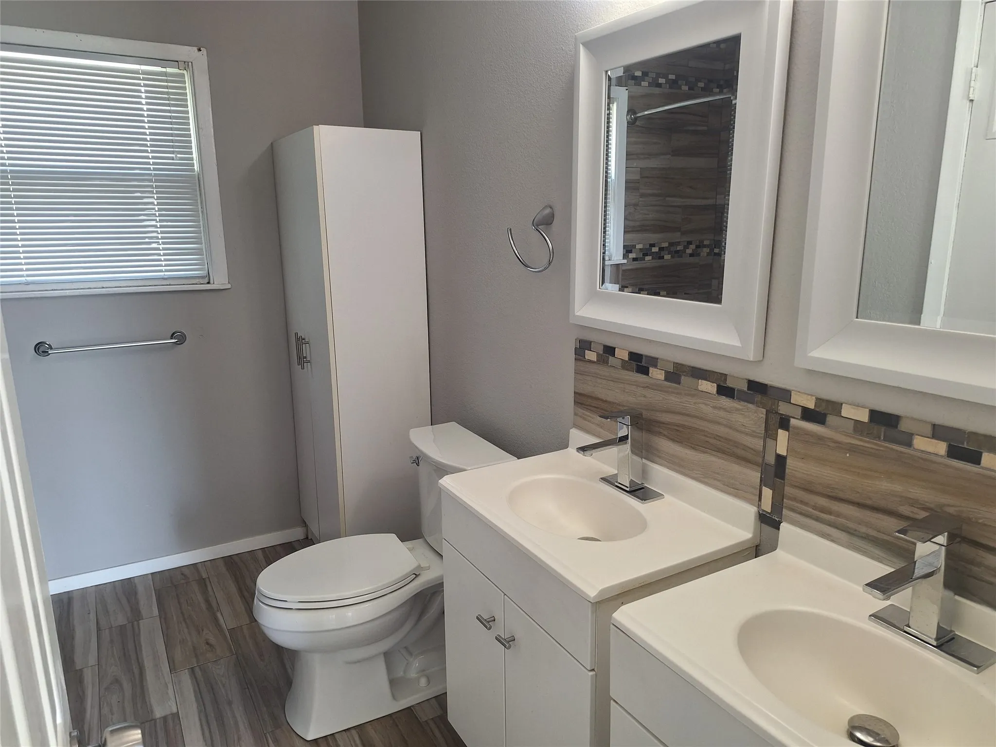 Single Family Residence For Rent in Tarrant County , 1225 Harrison Lane, Hurst, Texas 76053, 3 Bedroom, 1 Bathroom, Garage spaces, 1,334 Sqft, built in 1957, mls#21308750, Real Estate Agent in Hurst, Homes For Rent in Tarrant county, Homes For Rent in Hurst, Realtor in Hurst Texas, Real Estate Brokerage Independent Realty Texas, Luminita Cordes Realtor