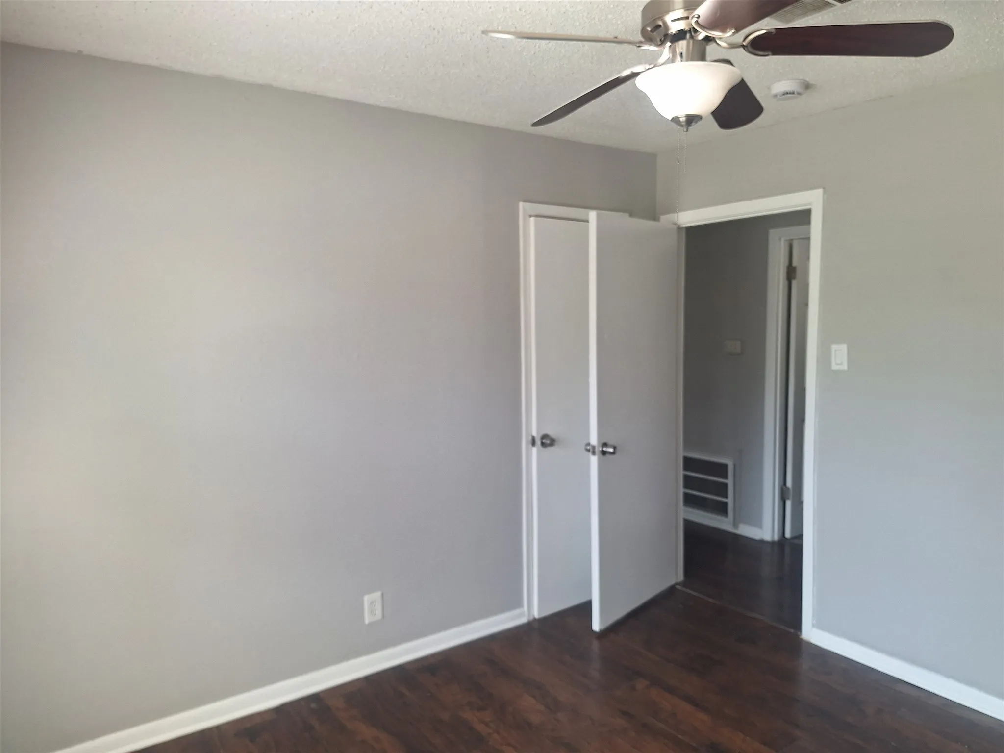 Single Family Residence For Rent in Tarrant County , 1225 Harrison Lane, Hurst, Texas 76053, 3 Bedroom, 1 Bathroom, Garage spaces, 1,334 Sqft, built in 1957, mls#21308750, Real Estate Agent in Hurst, Homes For Rent in Tarrant county, Homes For Rent in Hurst, Realtor in Hurst Texas, Real Estate Brokerage Independent Realty Texas, Luminita Cordes Realtor