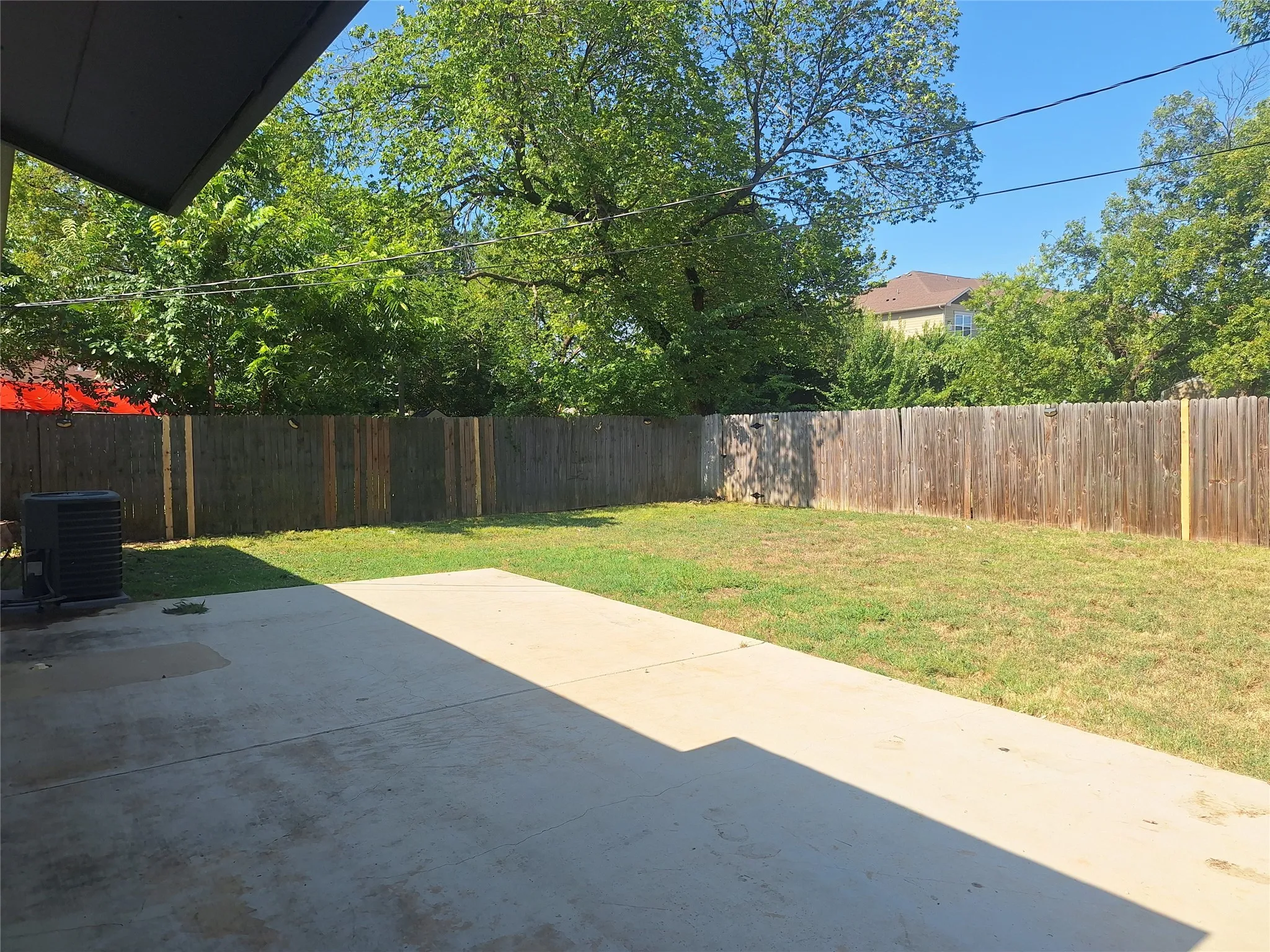 Single Family Residence For Rent in Tarrant County , 1225 Harrison Lane, Hurst, Texas 76053, 3 Bedroom, 1 Bathroom, Garage spaces, 1,334 Sqft, built in 1957, mls#21308750, Real Estate Agent in Hurst, Homes For Rent in Tarrant county, Homes For Rent in Hurst, Realtor in Hurst Texas, Real Estate Brokerage Independent Realty Texas, Luminita Cordes Realtor