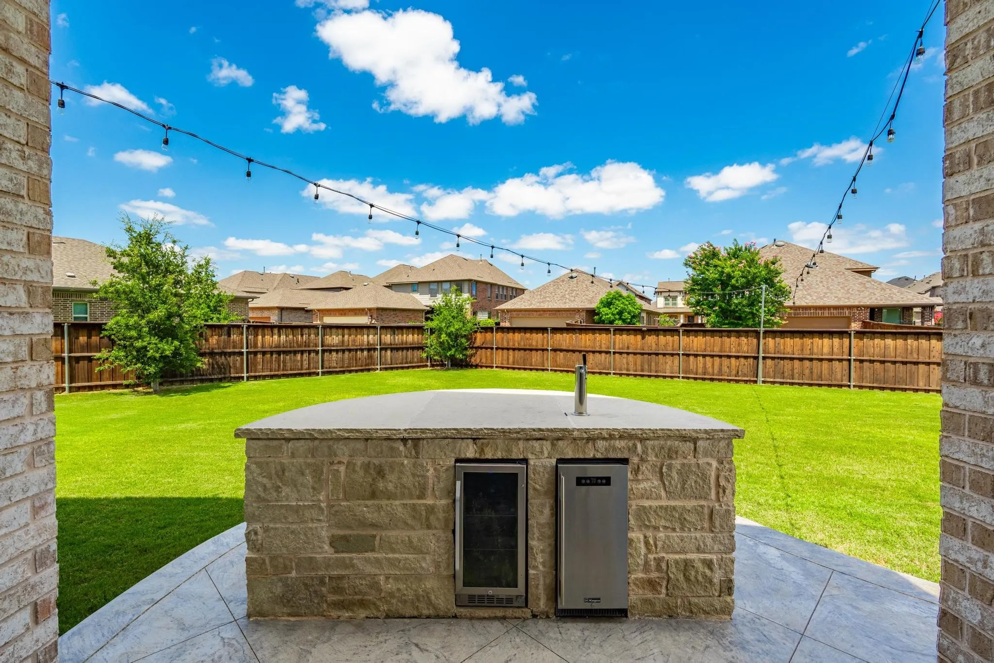 Single Family Residence For Sale in Tarrant County , 1205 Shady Fox Way, Arlington, Texas 76005, 4 Bedroom, 4 Bathroom, 2 Garage spaces, 3,238 Sqft, built in 2019, mls#21299305, Real Estate Agent in Arlington, Homes For Sale in Tarrant county, Homes For Sale in Arlington, Realtor in Arlington Texas, Real Estate Brokerage Independent Realty Texas, Luminita Cordes Realtor