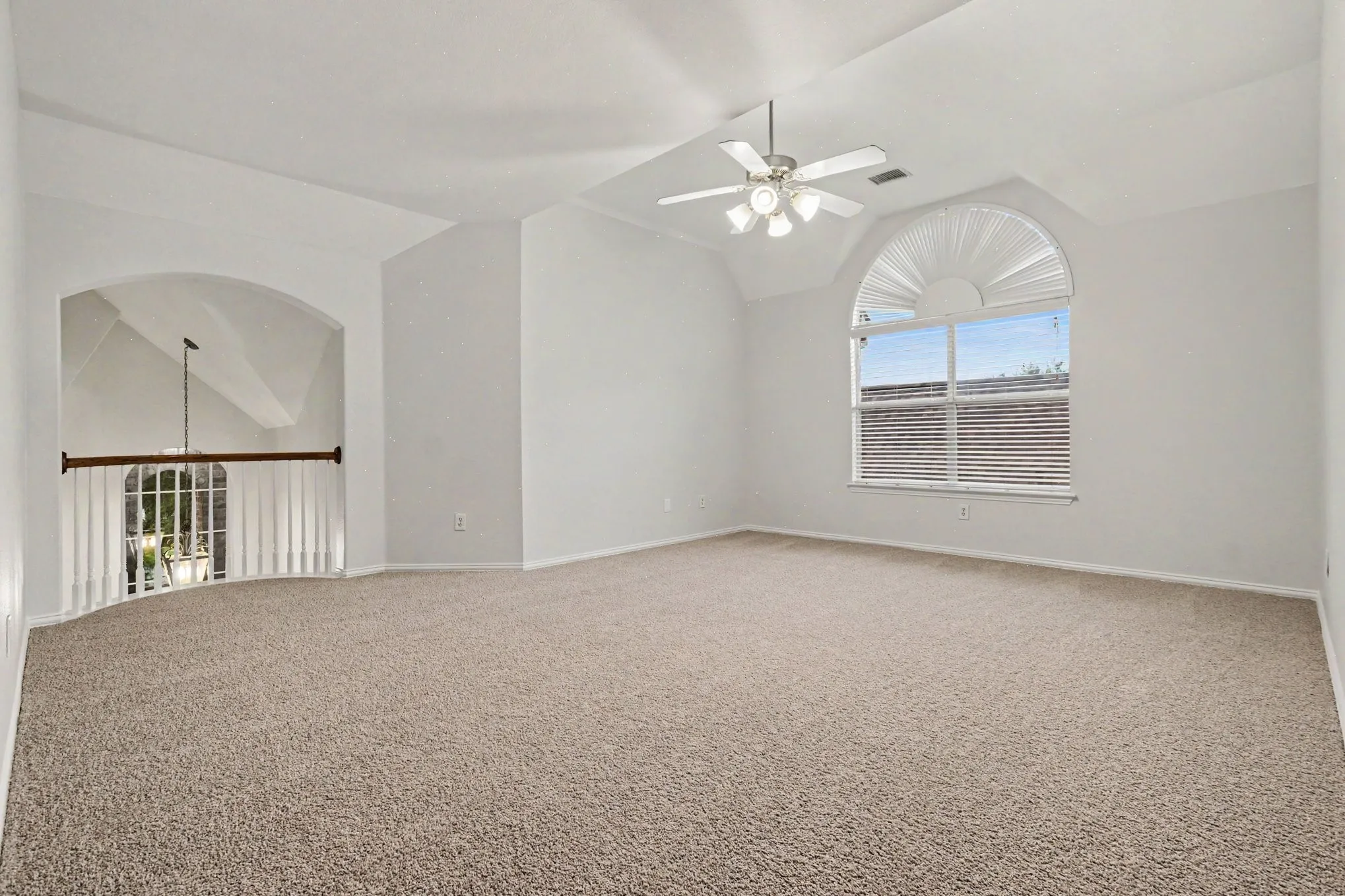 Single Family Residence For Sale in Denton County , 4111 Creek Hill Lane, Corinth, Texas 76208, 4 Bedroom, 3 Bathroom, 2 Garage spaces, 3,054 Sqft, built in 2003, mls#21311560, Real Estate Agent in Corinth, Homes For Sale in Denton county, Homes For Sale in Corinth, Realtor in Corinth Texas, Real Estate Brokerage Independent Realty Texas, Luminita Cordes Realtor