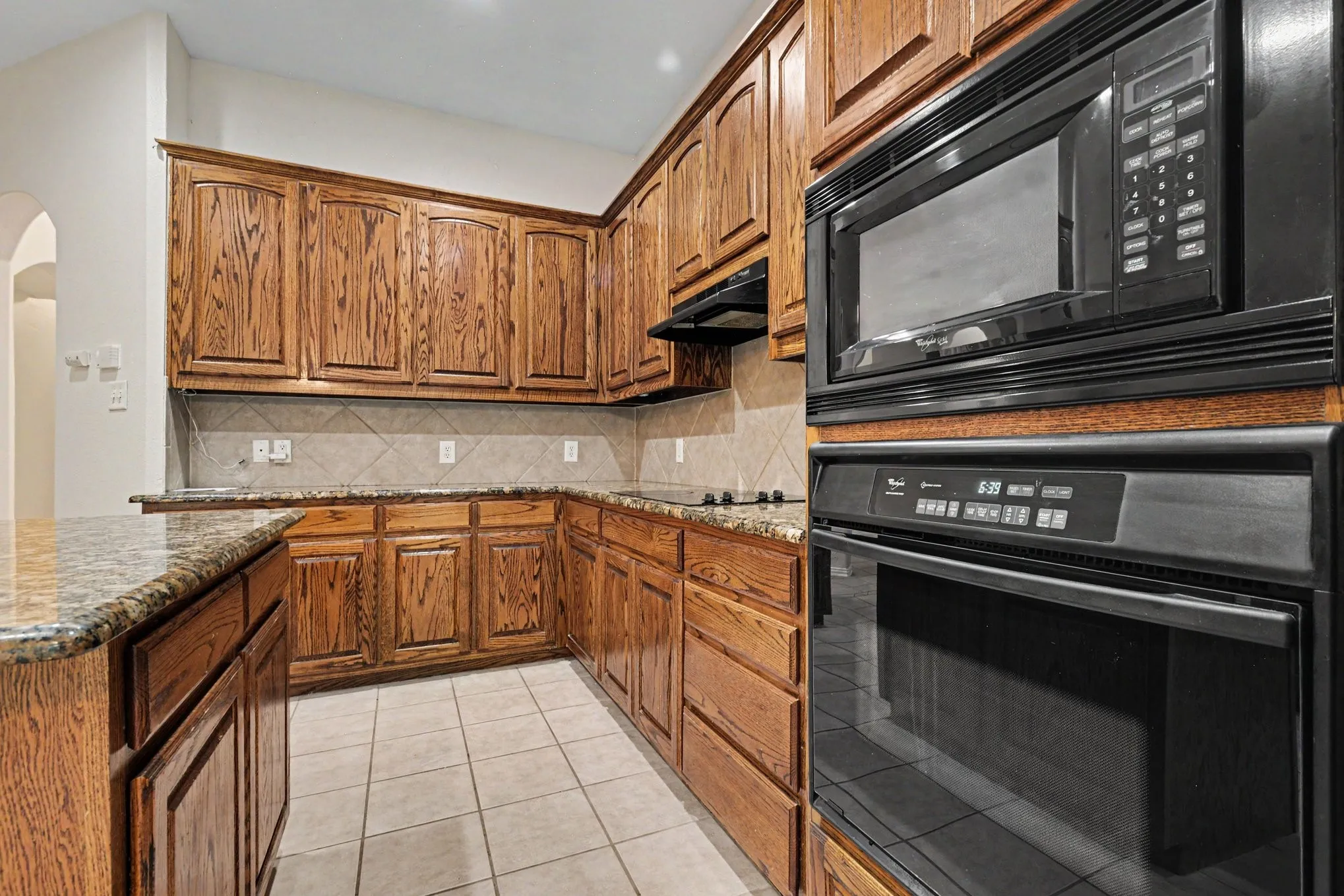 Single Family Residence For Sale in Denton County , 4111 Creek Hill Lane, Corinth, Texas 76208, 4 Bedroom, 3 Bathroom, 2 Garage spaces, 3,054 Sqft, built in 2003, mls#21311560, Real Estate Agent in Corinth, Homes For Sale in Denton county, Homes For Sale in Corinth, Realtor in Corinth Texas, Real Estate Brokerage Independent Realty Texas, Luminita Cordes Realtor