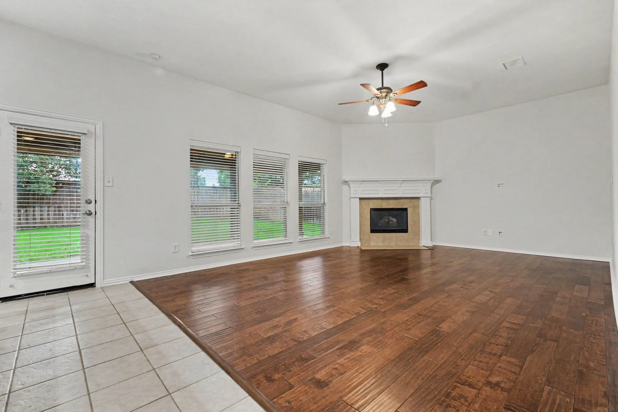 Single Family Residence For Sale in Denton County , 4111 Creek Hill Lane, Corinth, Texas 76208, 4 Bedroom, 3 Bathroom, 2 Garage spaces, 3,054 Sqft, built in 2003, mls#21311560, Real Estate Agent in Corinth, Homes For Sale in Denton county, Homes For Sale in Corinth, Realtor in Corinth Texas, Real Estate Brokerage Independent Realty Texas, Luminita Cordes Realtor