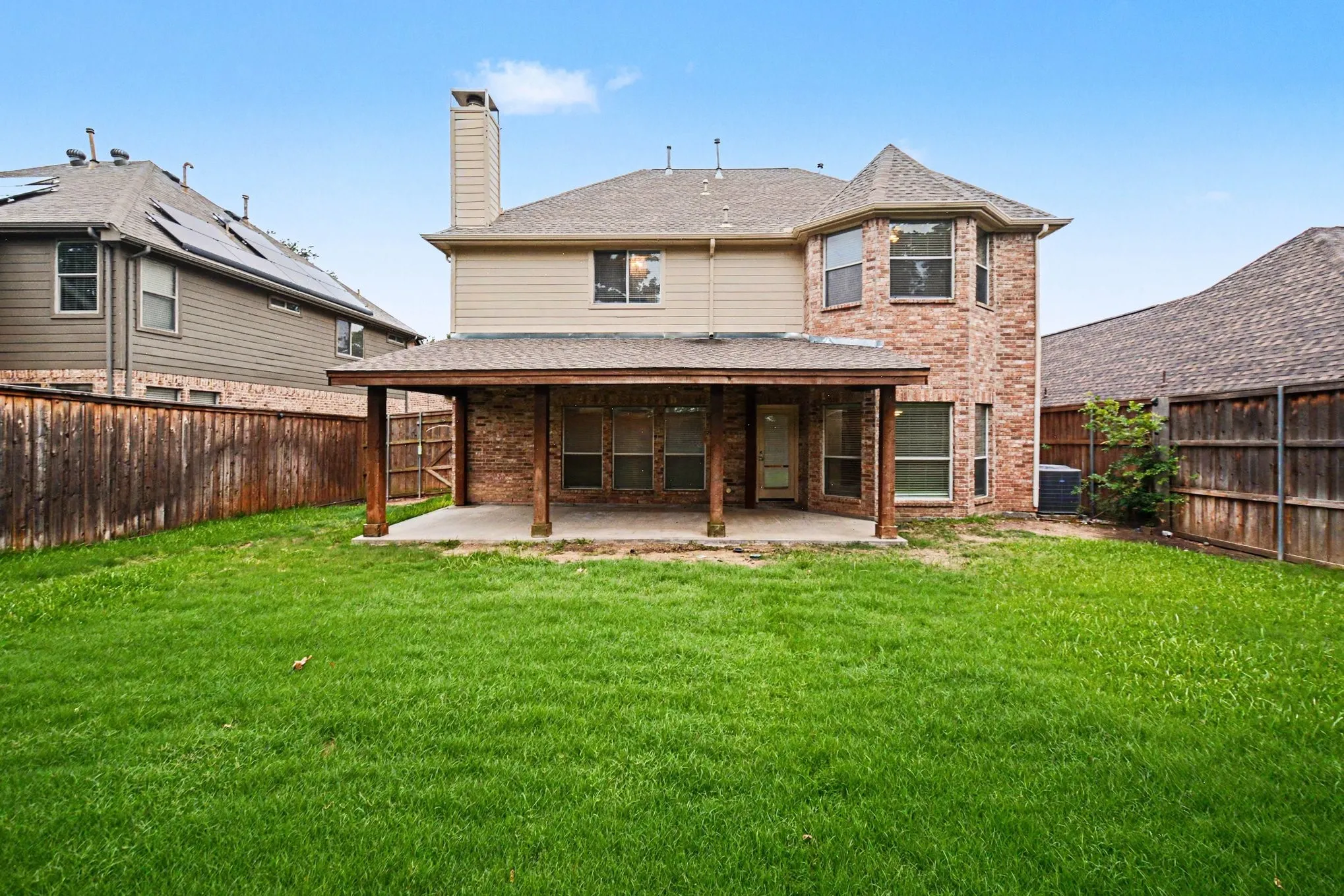 Single Family Residence For Sale in Denton County , 4111 Creek Hill Lane, Corinth, Texas 76208, 4 Bedroom, 3 Bathroom, 2 Garage spaces, 3,054 Sqft, built in 2003, mls#21311560, Real Estate Agent in Corinth, Homes For Sale in Denton county, Homes For Sale in Corinth, Realtor in Corinth Texas, Real Estate Brokerage Independent Realty Texas, Luminita Cordes Realtor