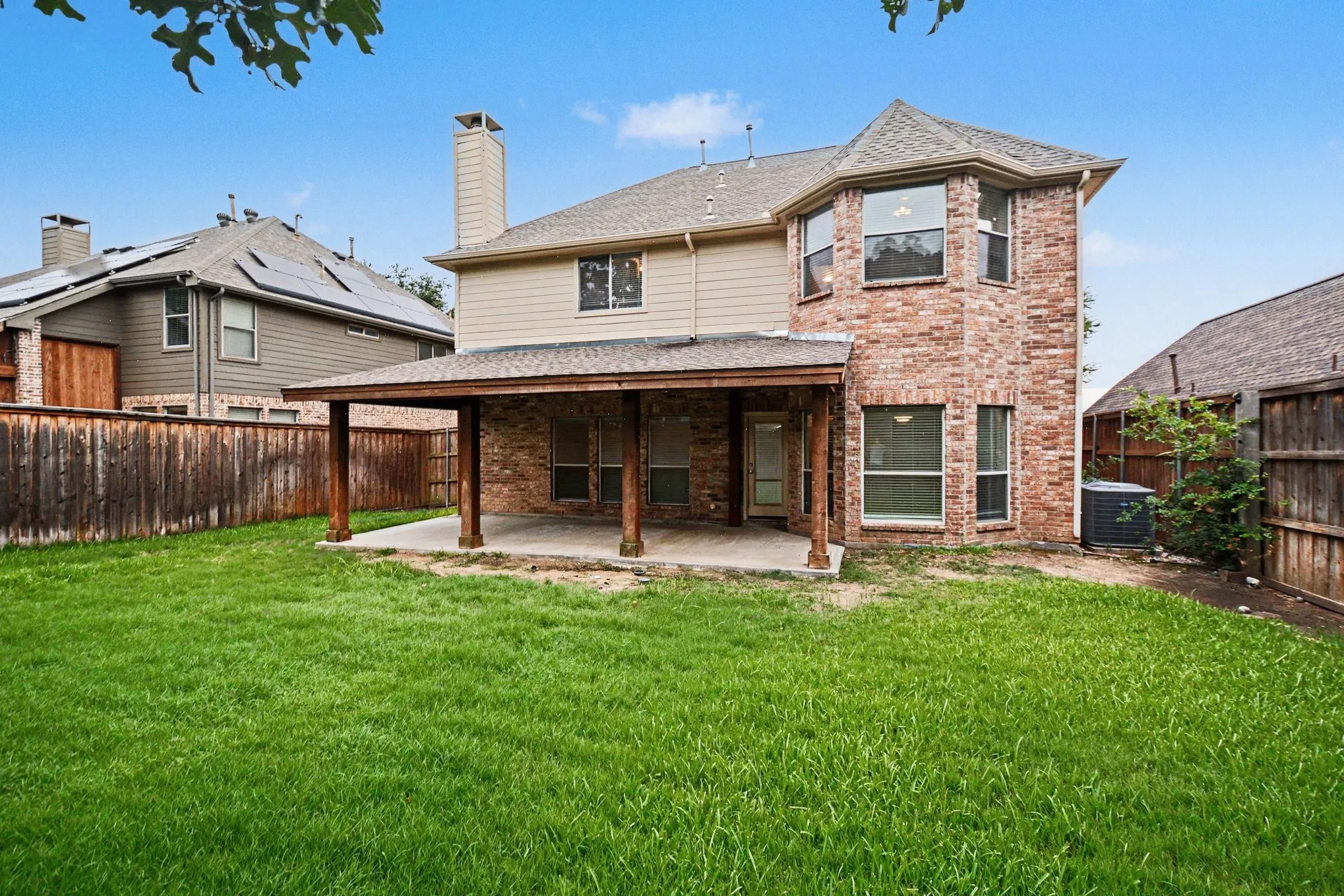 Single Family Residence For Sale in Denton County , 4111 Creek Hill Lane, Corinth, Texas 76208, 4 Bedroom, 3 Bathroom, 2 Garage spaces, 3,054 Sqft, built in 2003, mls#21311560, Real Estate Agent in Corinth, Homes For Sale in Denton county, Homes For Sale in Corinth, Realtor in Corinth Texas, Real Estate Brokerage Independent Realty Texas, Luminita Cordes Realtor