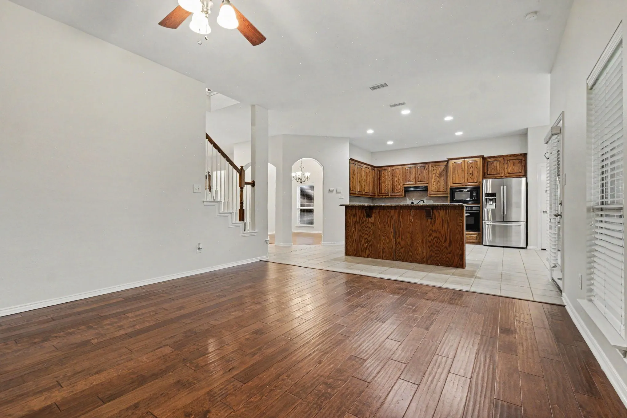 Single Family Residence For Sale in Denton County , 4111 Creek Hill Lane, Corinth, Texas 76208, 4 Bedroom, 3 Bathroom, 2 Garage spaces, 3,054 Sqft, built in 2003, mls#21311560, Real Estate Agent in Corinth, Homes For Sale in Denton county, Homes For Sale in Corinth, Realtor in Corinth Texas, Real Estate Brokerage Independent Realty Texas, Luminita Cordes Realtor