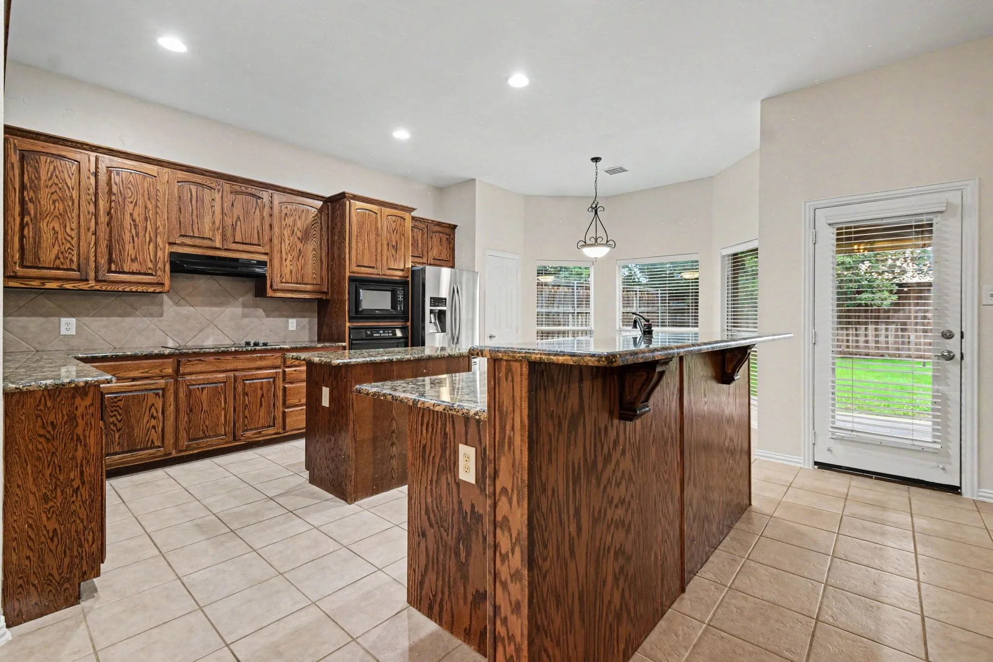 Single Family Residence For Sale in Denton County , 4111 Creek Hill Lane, Corinth, Texas 76208, 4 Bedroom, 3 Bathroom, 2 Garage spaces, 3,054 Sqft, built in 2003, mls#21311560, Real Estate Agent in Corinth, Homes For Sale in Denton county, Homes For Sale in Corinth, Realtor in Corinth Texas, Real Estate Brokerage Independent Realty Texas, Luminita Cordes Realtor