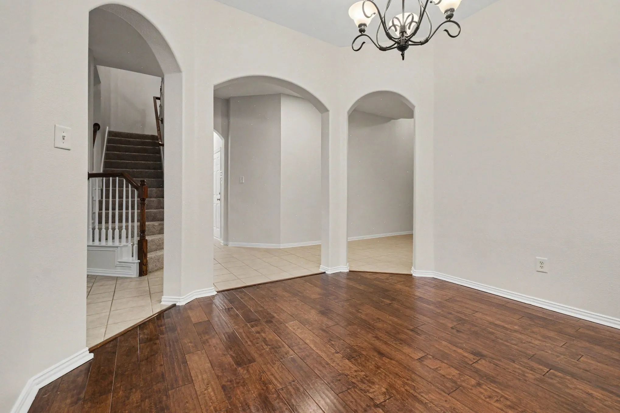 Single Family Residence For Sale in Denton County , 4111 Creek Hill Lane, Corinth, Texas 76208, 4 Bedroom, 3 Bathroom, 2 Garage spaces, 3,054 Sqft, built in 2003, mls#21311560, Real Estate Agent in Corinth, Homes For Sale in Denton county, Homes For Sale in Corinth, Realtor in Corinth Texas, Real Estate Brokerage Independent Realty Texas, Luminita Cordes Realtor