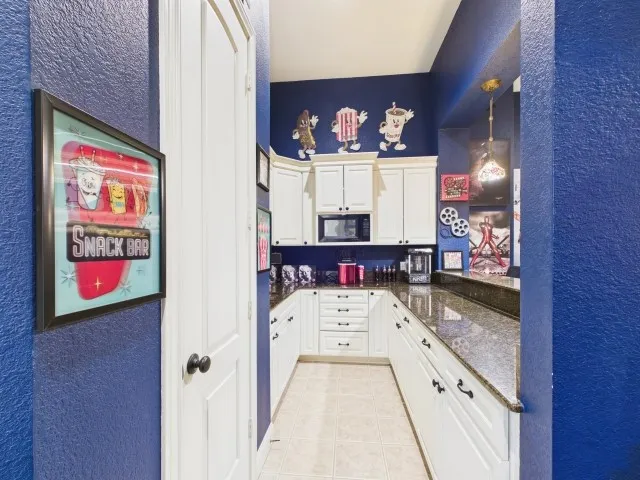 Single Family Residence For Sale in Henderson County , 299 Saint Andrews Drive, Mabank, Texas 75156, 4 Bedroom, 6 Bathroom, 4 Garage spaces, 5,991 Sqft, built in 2007, mls#21311722, Real Estate Agent in Mabank, Homes For Sale in Henderson county, Homes For Sale in Mabank, Realtor in Mabank Texas, Real Estate Brokerage Independent Realty Texas, Luminita Cordes Realtor