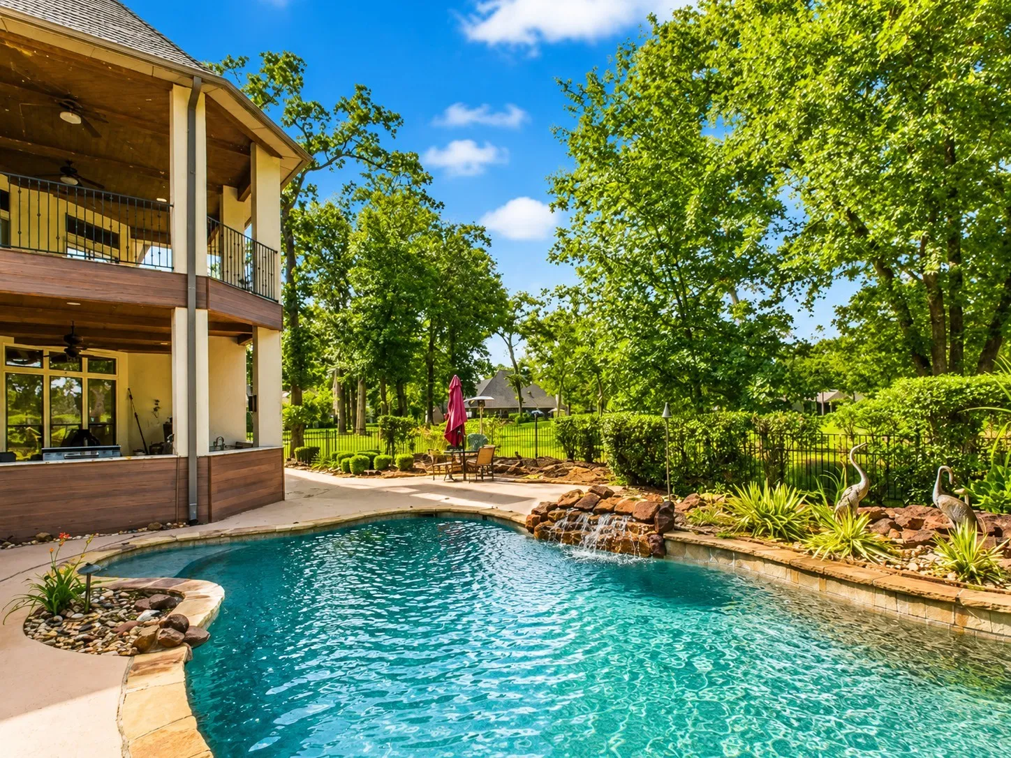 Single Family Residence For Sale in Henderson County , 299 Saint Andrews Drive, Mabank, Texas 75156, 4 Bedroom, 6 Bathroom, 4 Garage spaces, 5,991 Sqft, built in 2007, mls#21311722, Real Estate Agent in Mabank, Homes For Sale in Henderson county, Homes For Sale in Mabank, Realtor in Mabank Texas, Real Estate Brokerage Independent Realty Texas, Luminita Cordes Realtor