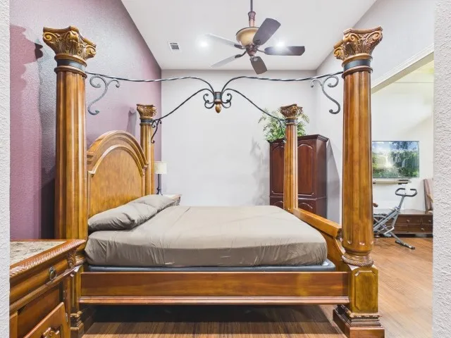 Single Family Residence For Sale in Henderson County , 299 Saint Andrews Drive, Mabank, Texas 75156, 4 Bedroom, 6 Bathroom, 4 Garage spaces, 5,991 Sqft, built in 2007, mls#21311722, Real Estate Agent in Mabank, Homes For Sale in Henderson county, Homes For Sale in Mabank, Realtor in Mabank Texas, Real Estate Brokerage Independent Realty Texas, Luminita Cordes Realtor